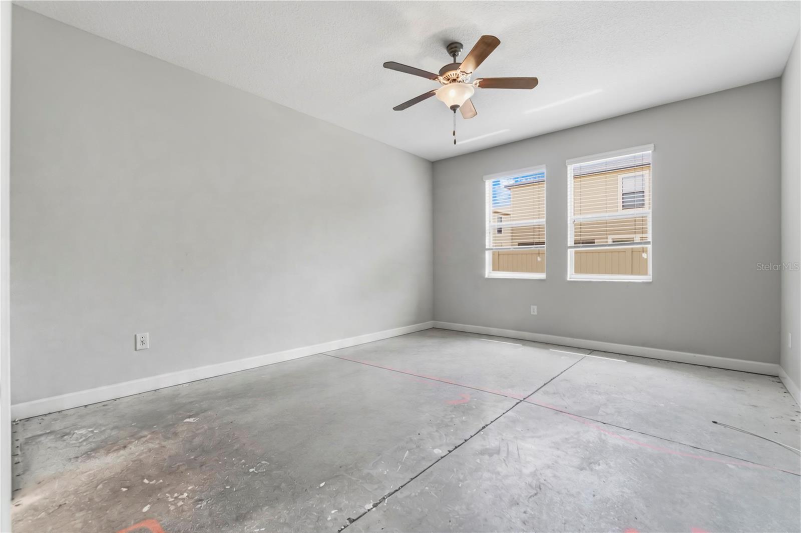 1588 Ludington Ave Property Photo 24