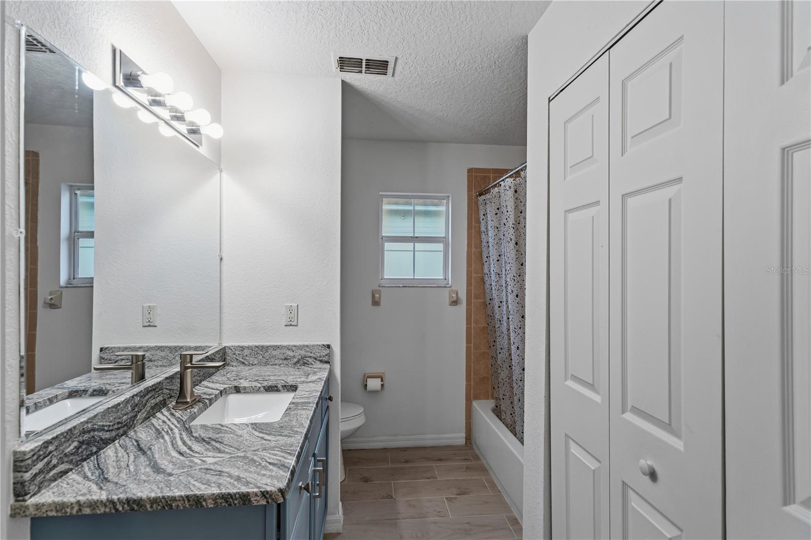 535 W Silver Springs Pl Property Photo 12