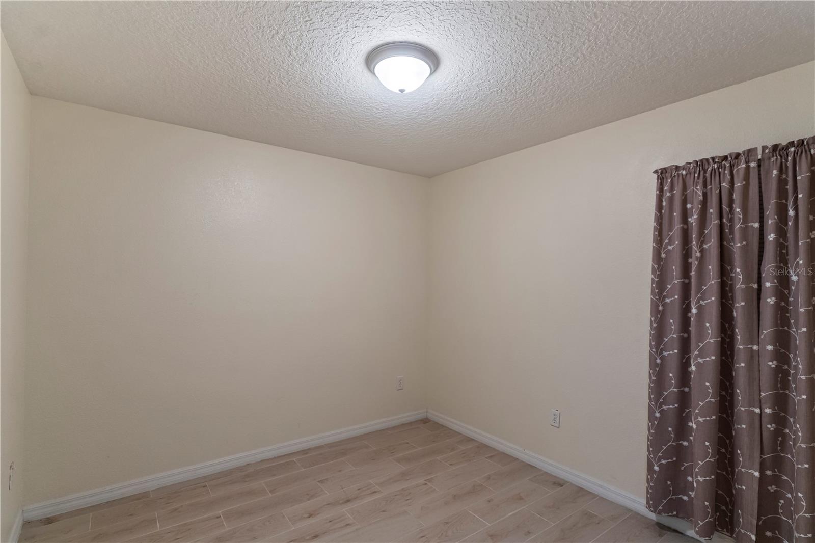 535 W Silver Springs Pl Property Photo 14