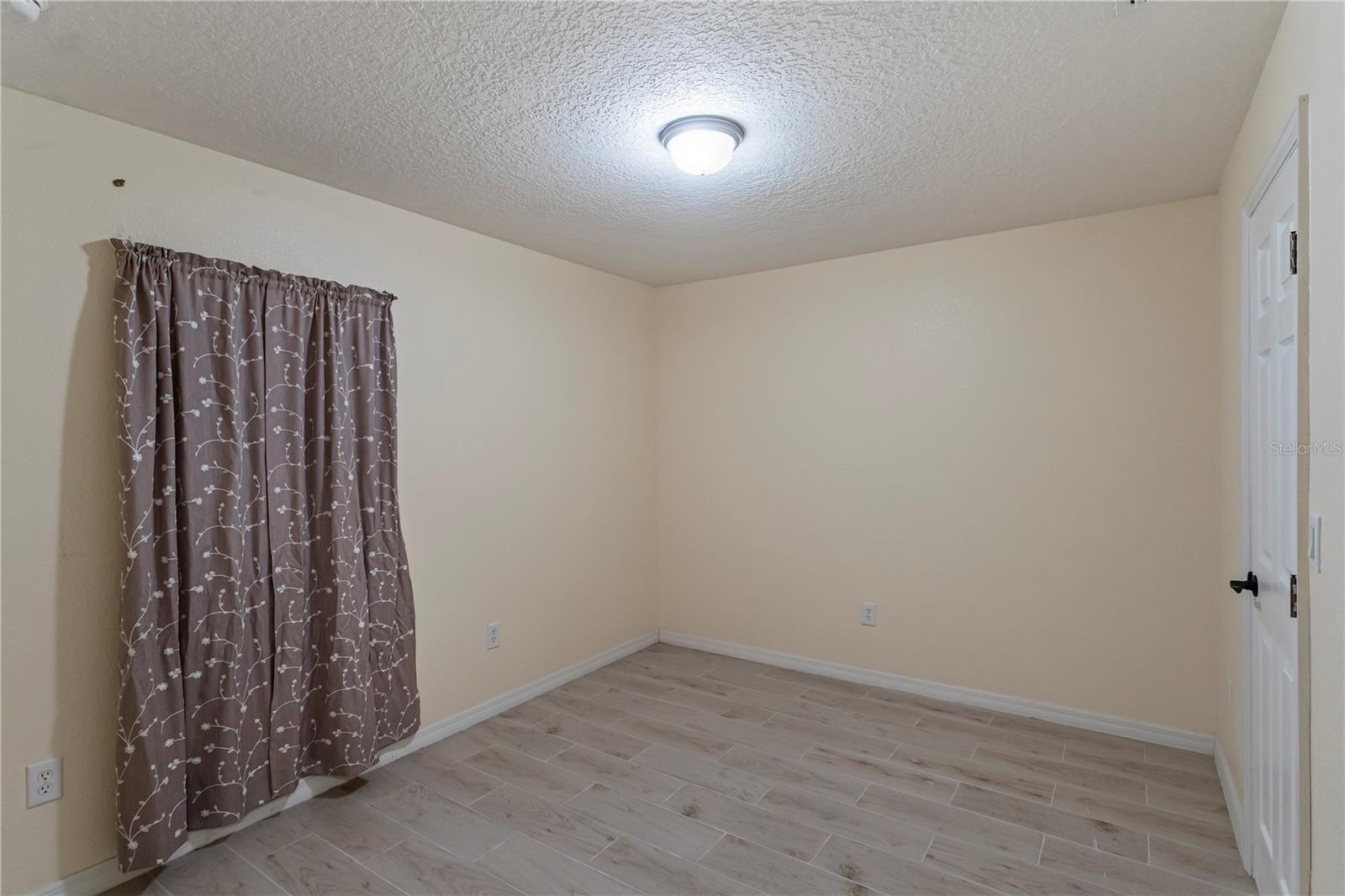 535 W Silver Springs Pl Property Photo 15