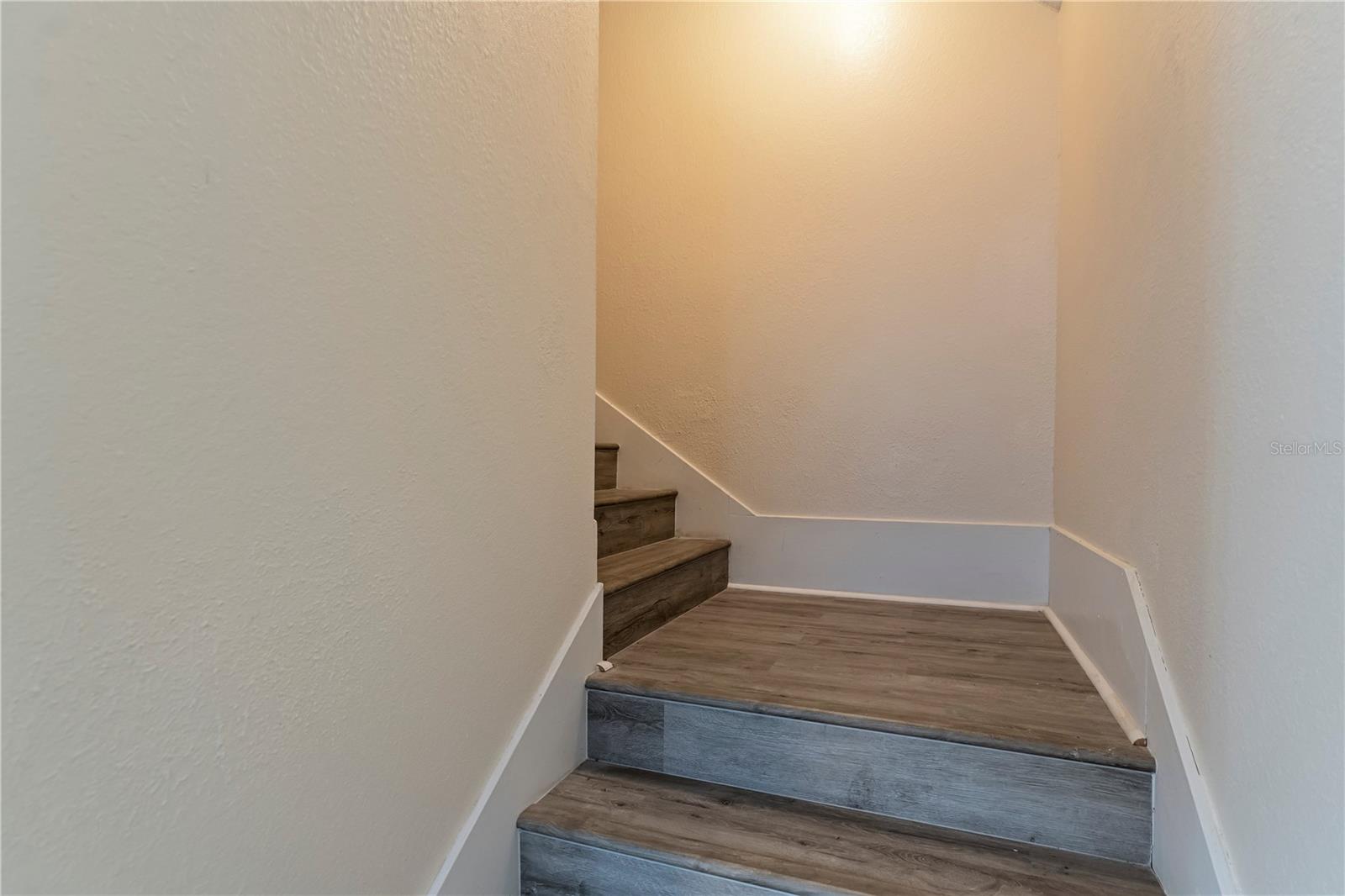 535 W Silver Springs Pl Property Photo 17