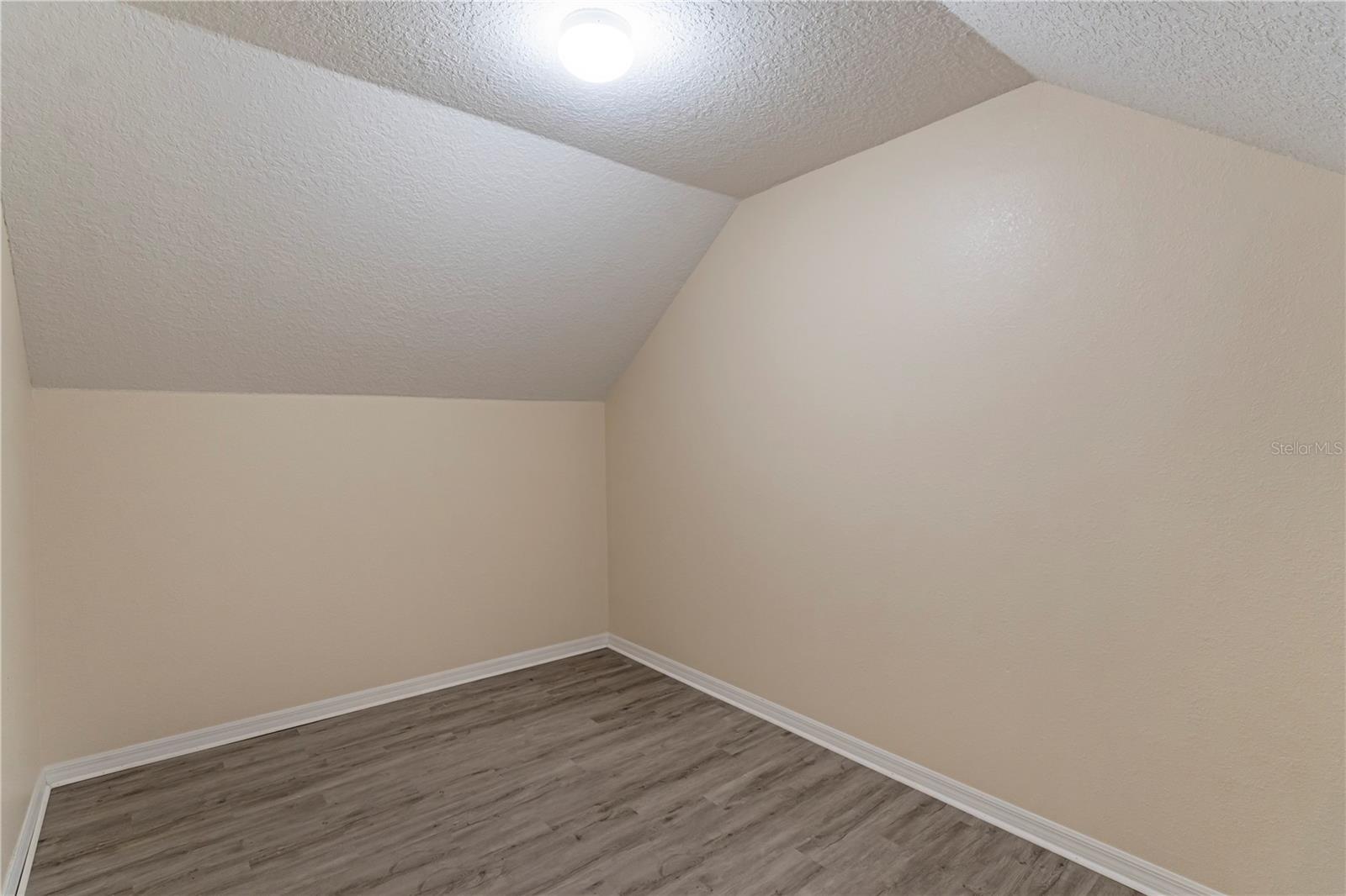 535 W Silver Springs Pl Property Photo 22