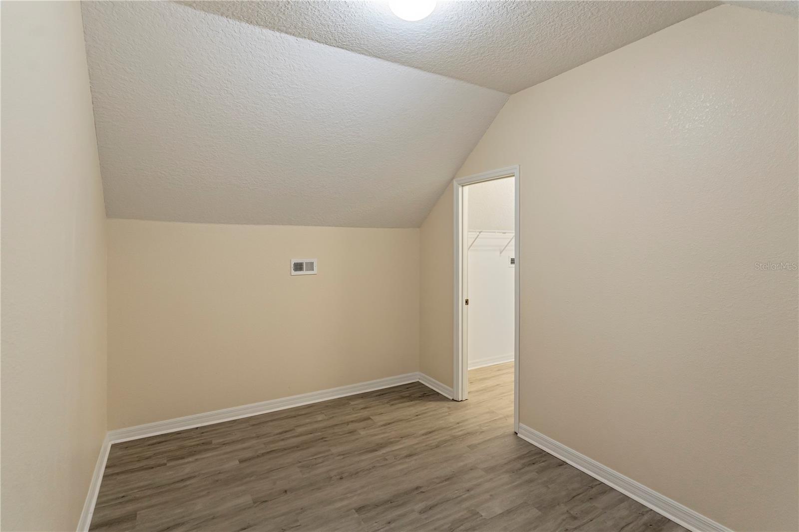 535 W Silver Springs Pl Property Photo 23
