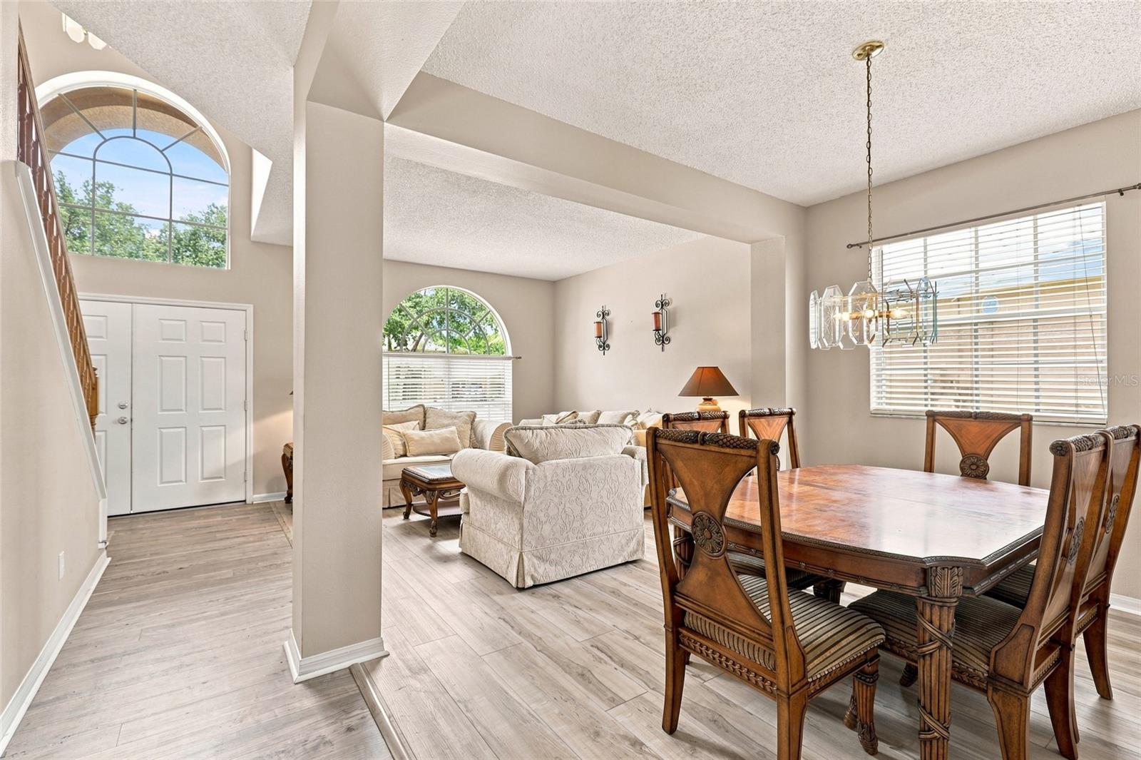 10526 Beneva Dr Property Photo 4