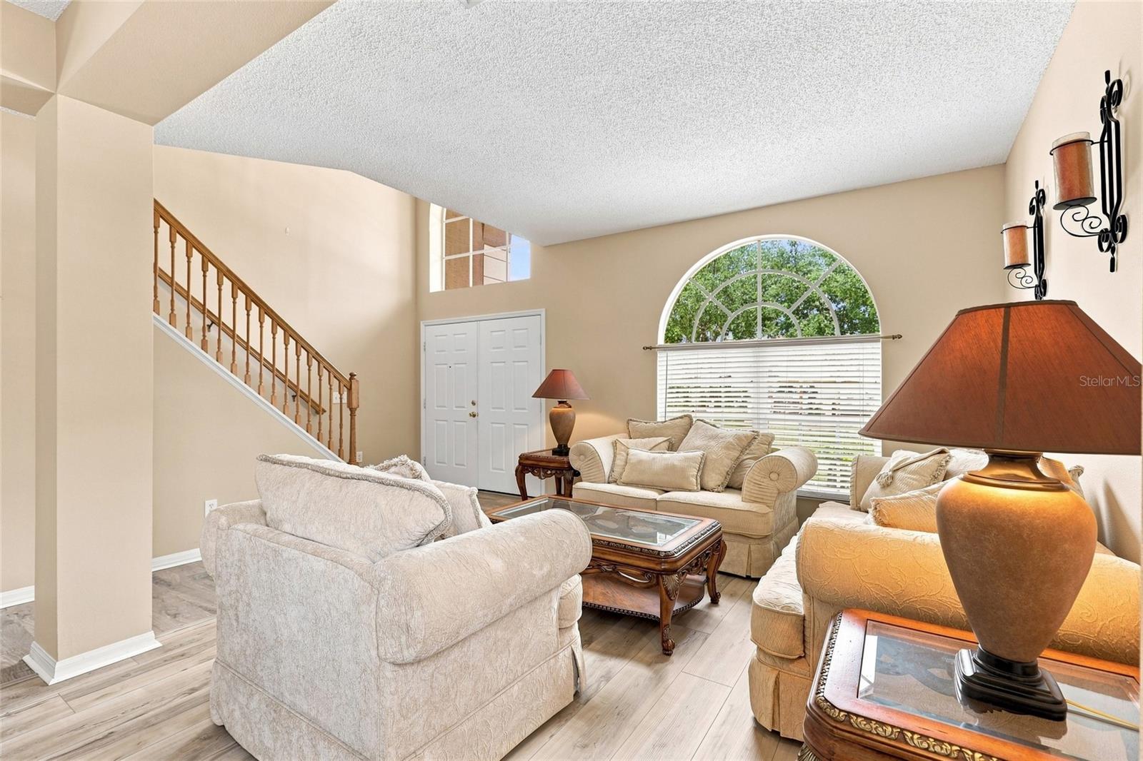 10526 Beneva Dr Property Photo 5