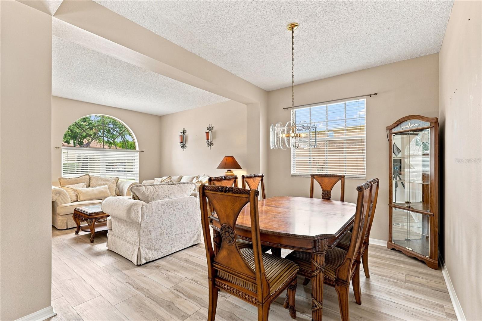 10526 Beneva Dr Property Photo 6
