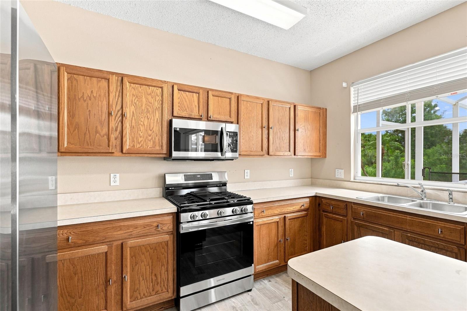 10526 Beneva Dr Property Photo 8