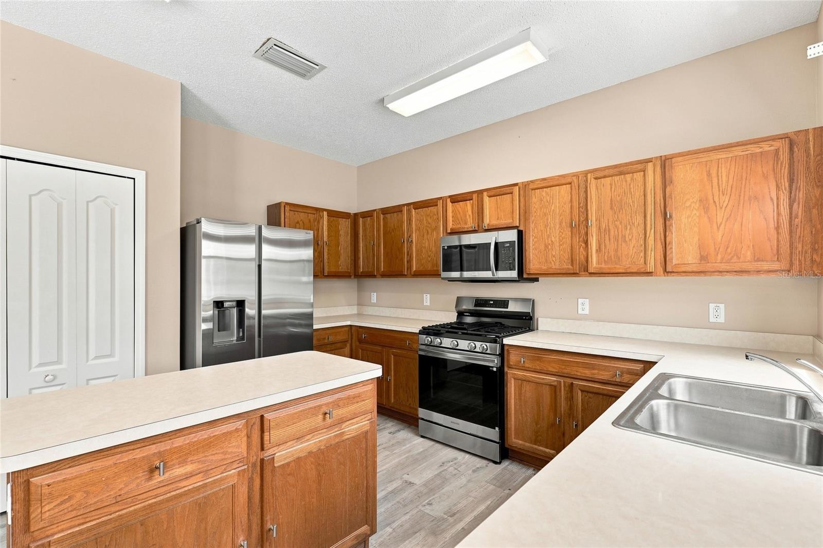 10526 Beneva Dr Property Photo 9
