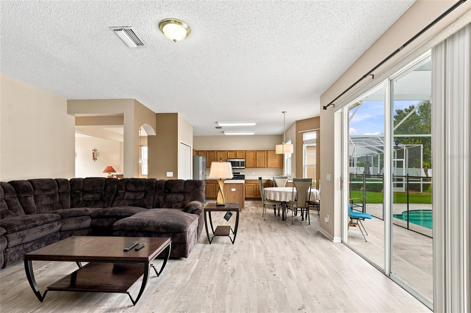 10526 Beneva Dr Property Photo 14