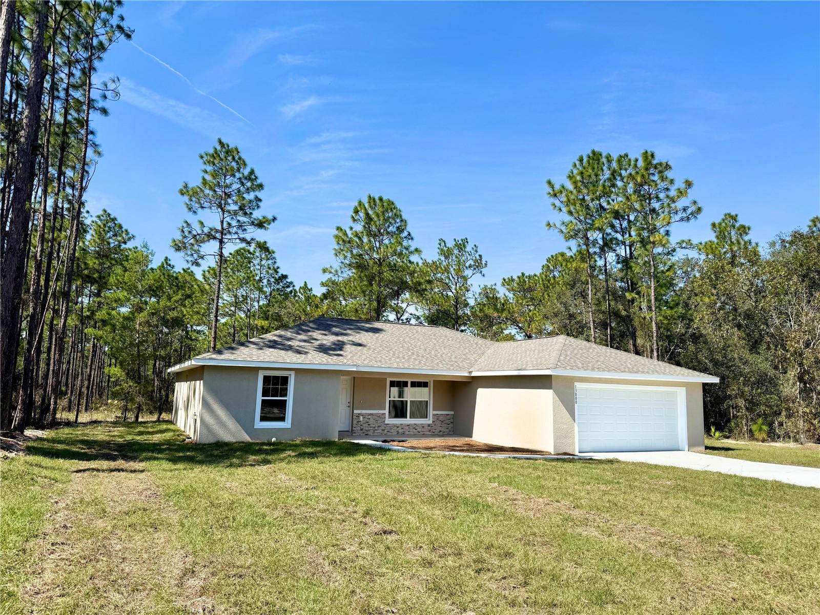 1540 E Artesian Ln Property Photo 1