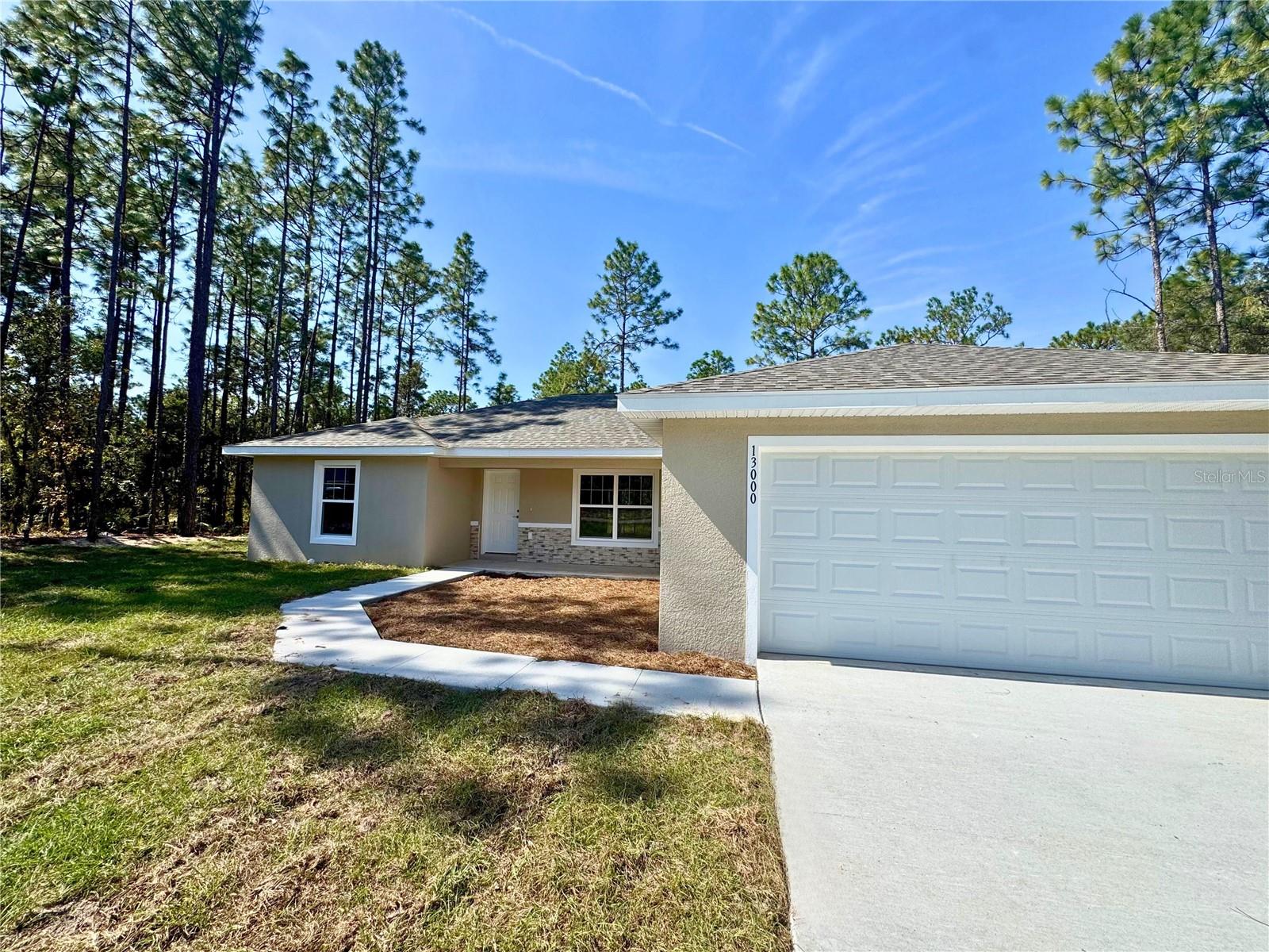 1540 E Artesian Ln Property Photo 3