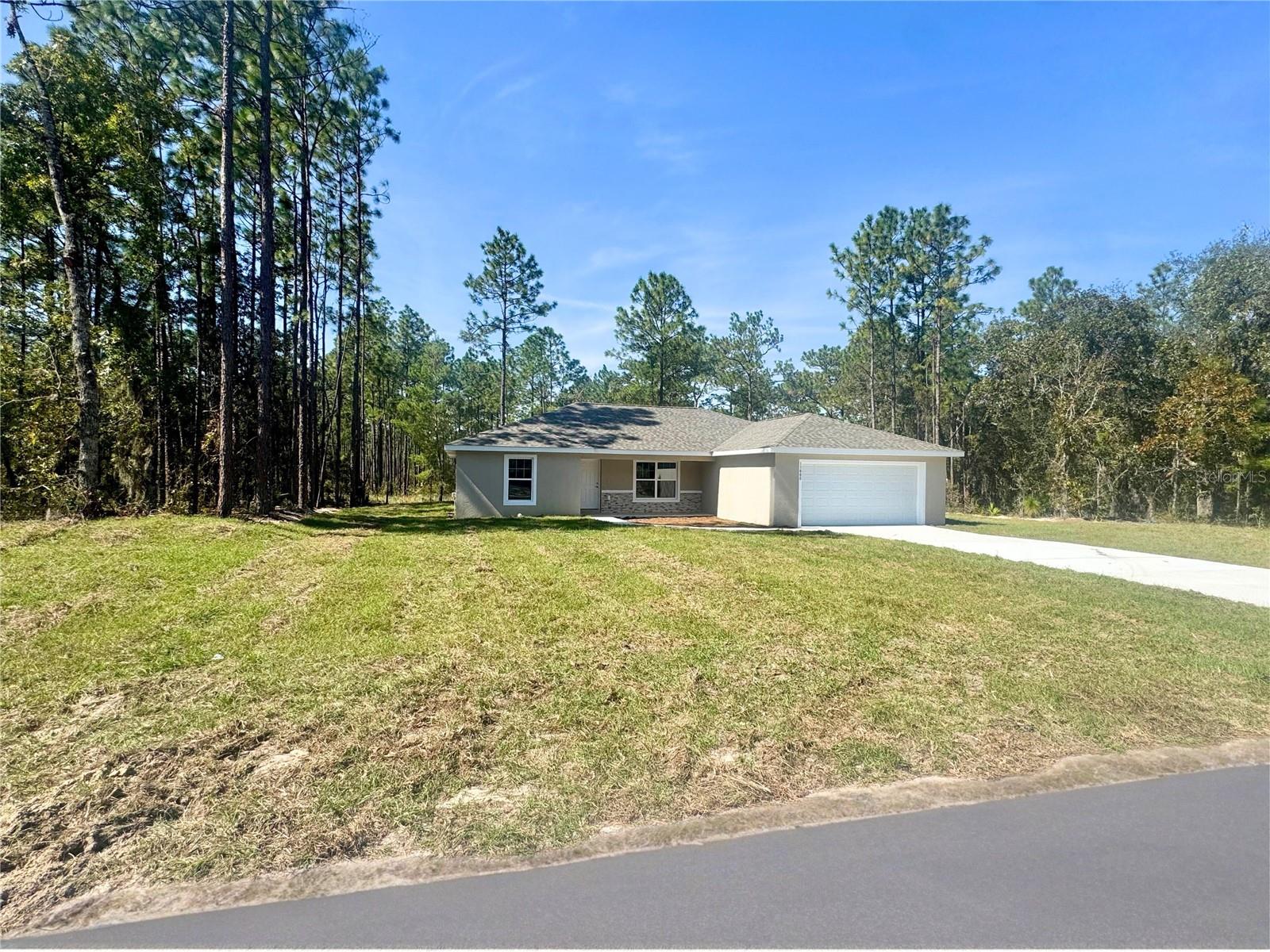 1540 E Artesian Ln Property Photo 4
