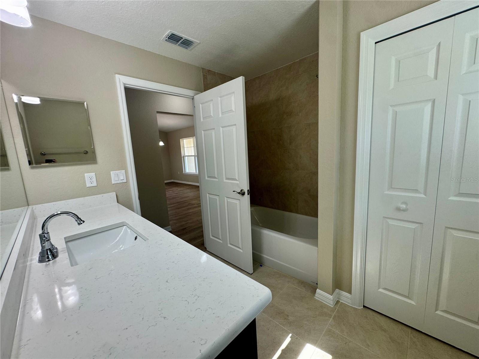 1540 E Artesian Ln Property Photo 16