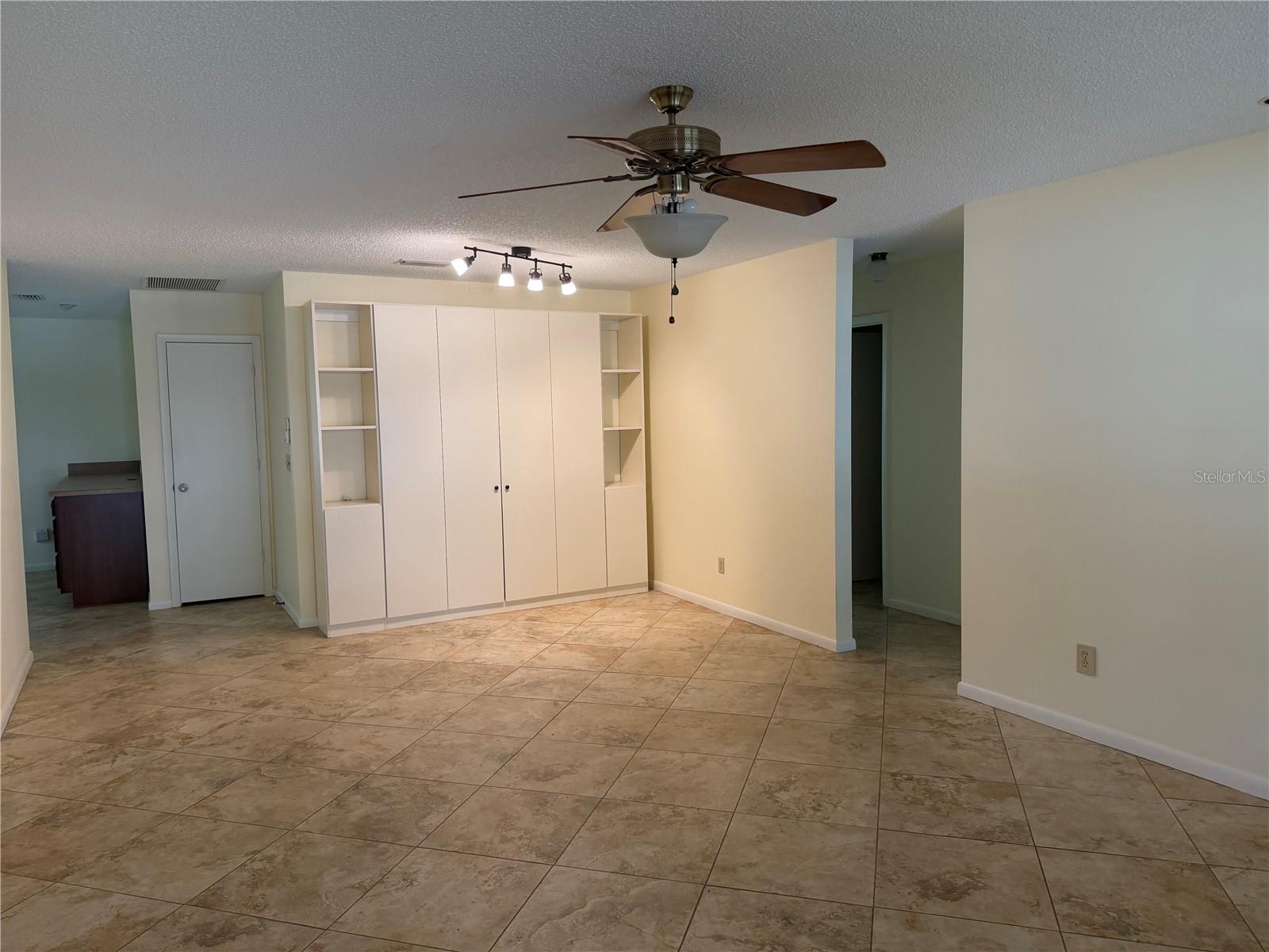 9529 Sw 85th Ave #d Property Photo 6