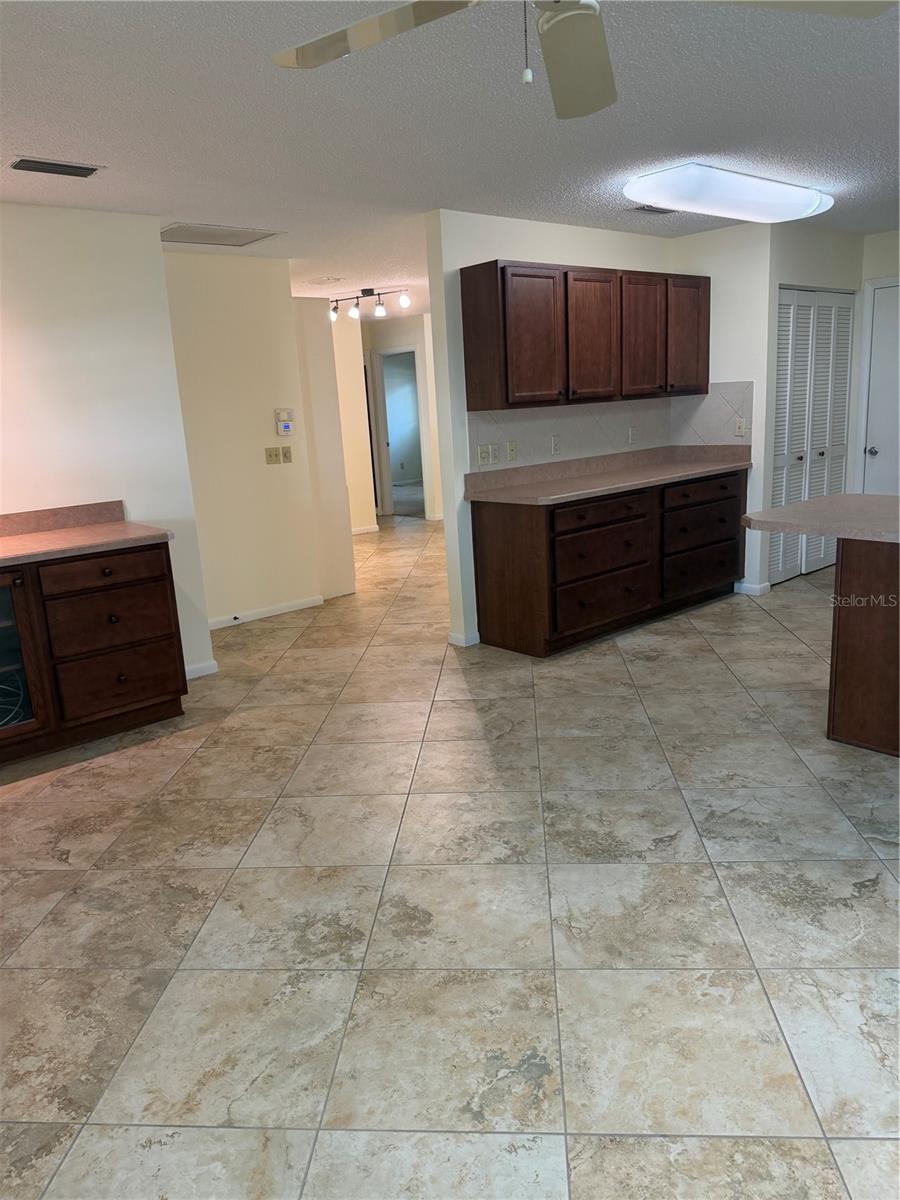 9529 Sw 85th Ave #d Property Photo 8