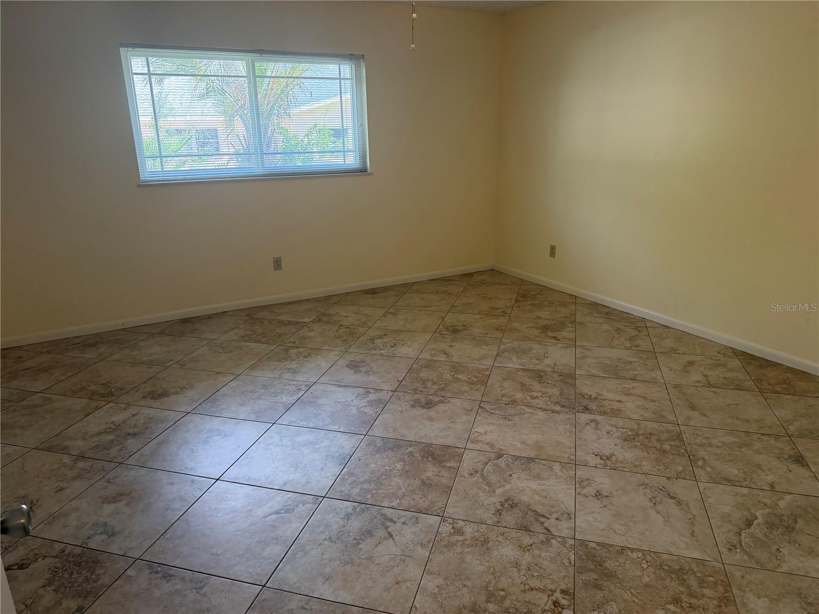9529 Sw 85th Ave #d Property Photo 11
