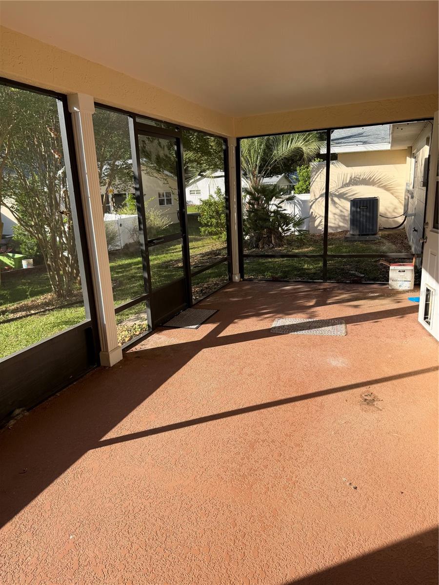 9529 Sw 85th Ave #d Property Photo 18