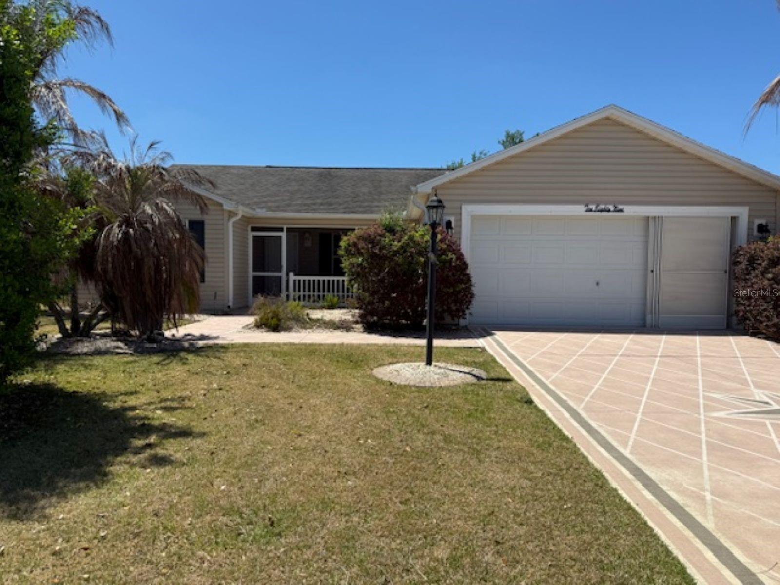 1089 Nash Loop Property Photo 2