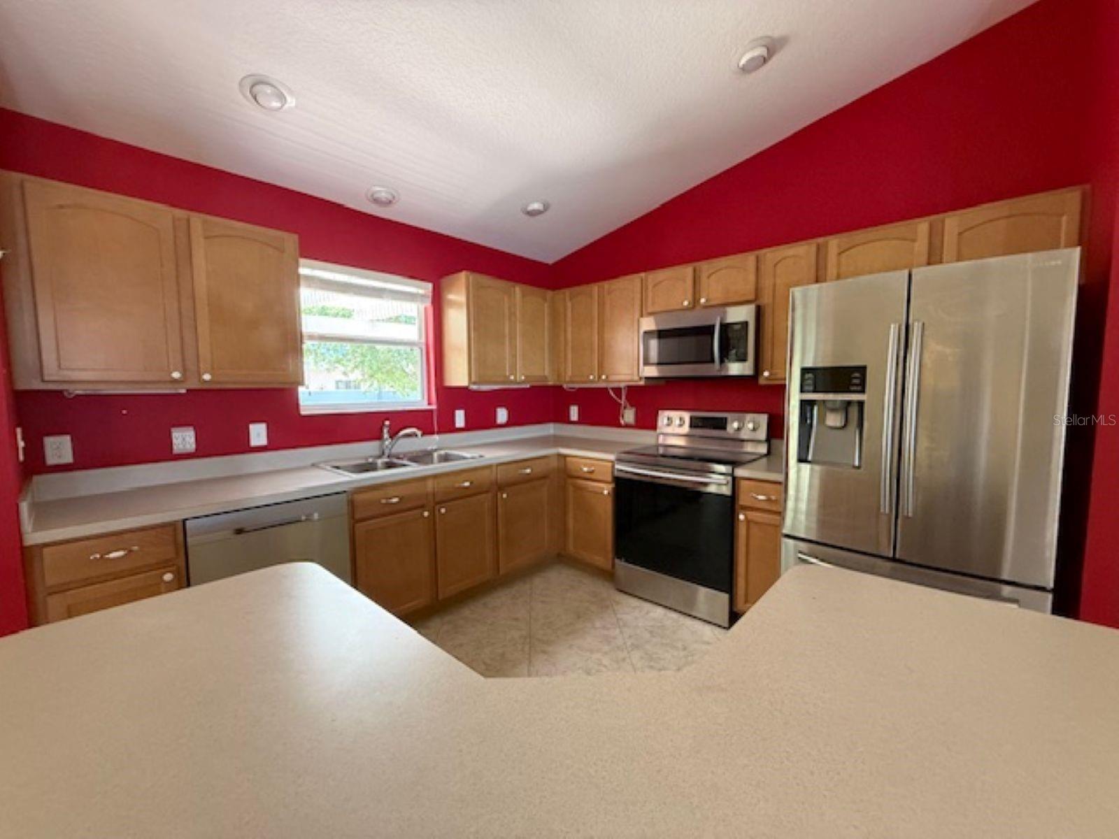 1089 Nash Loop Property Photo 6