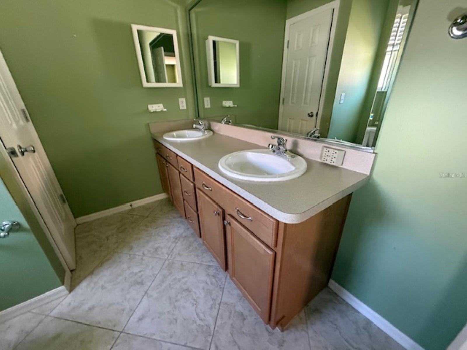 1089 Nash Loop Property Photo 10
