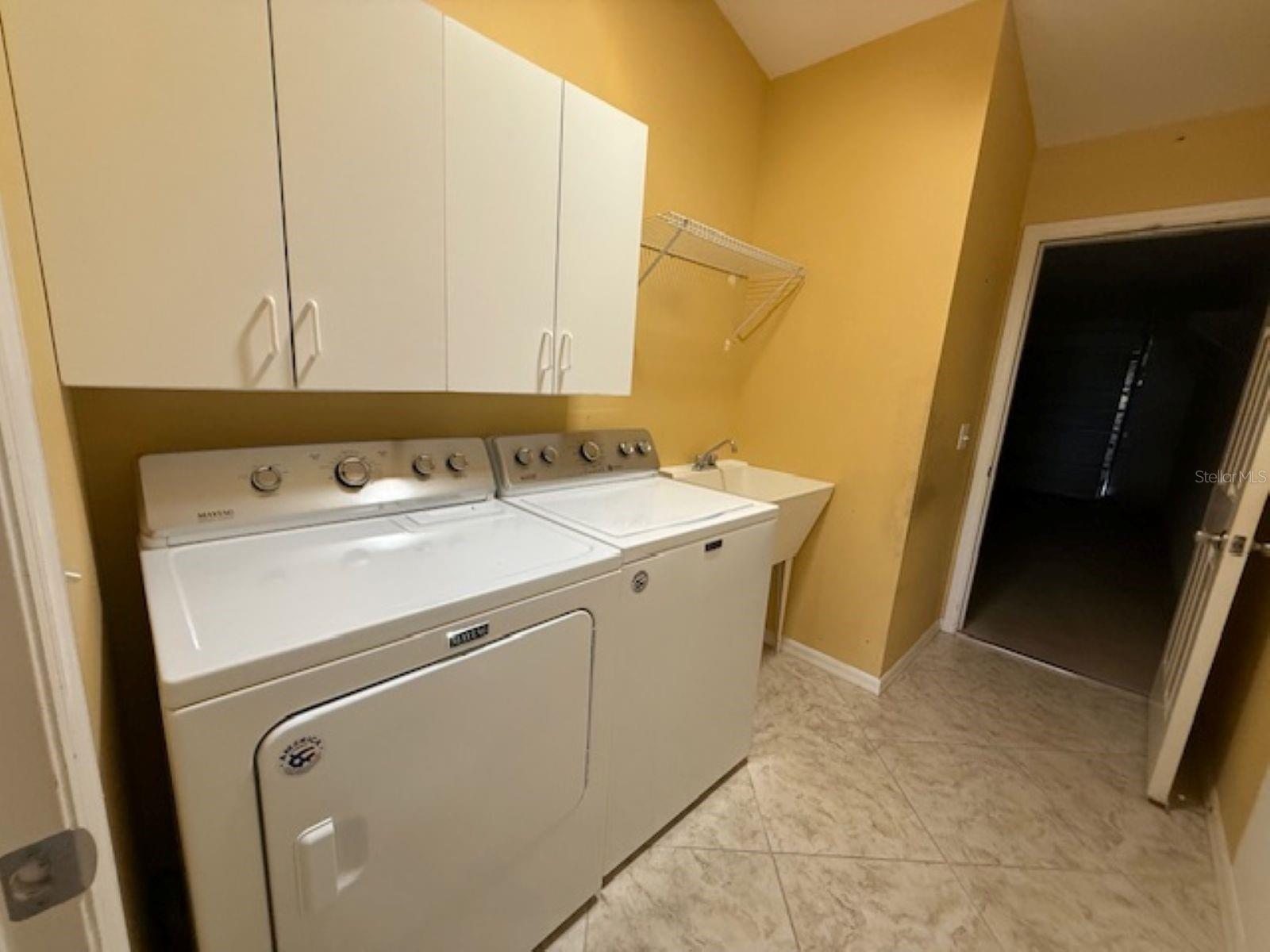 1089 Nash Loop Property Photo 15