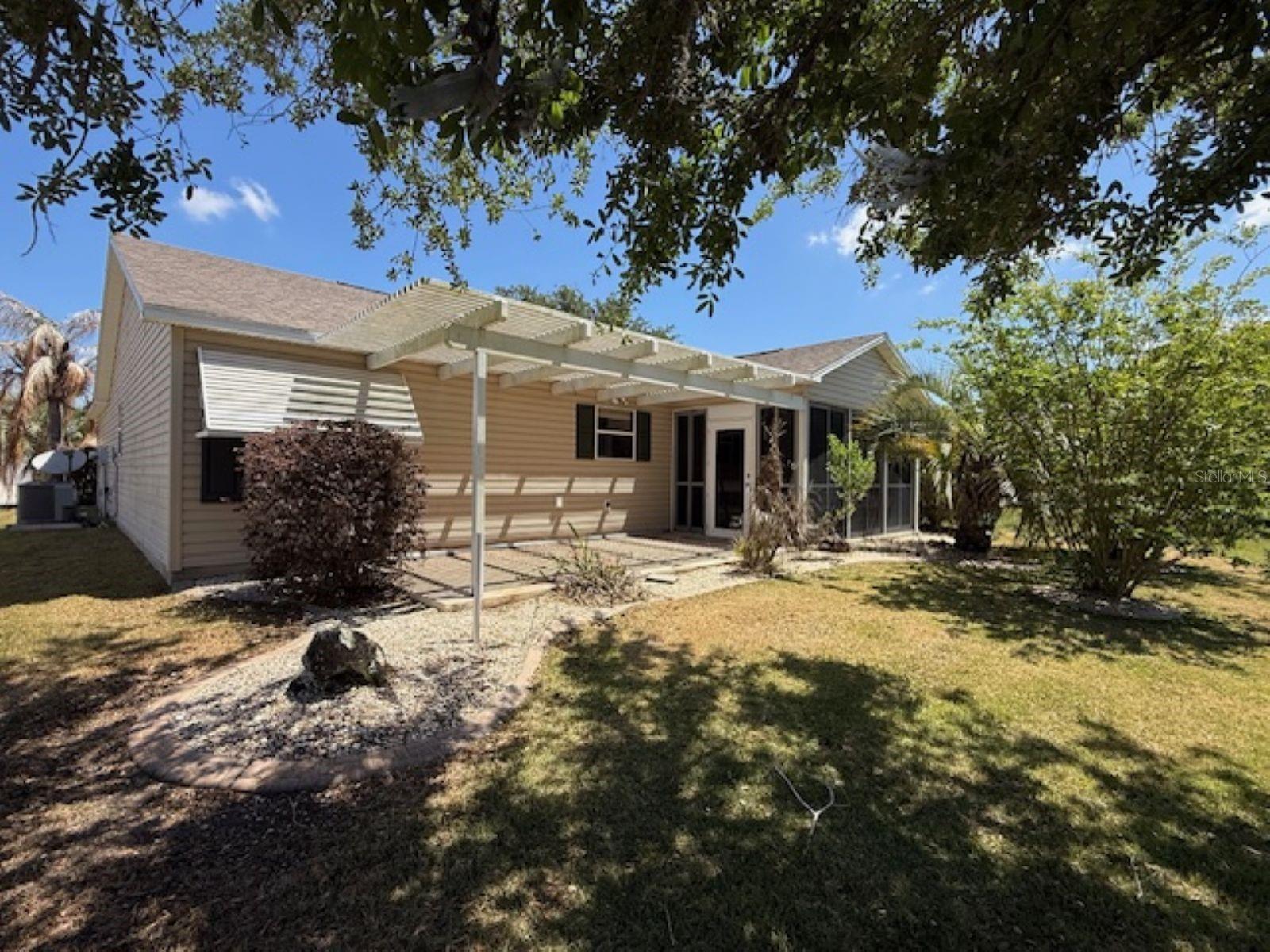 1089 Nash Loop Property Photo 17