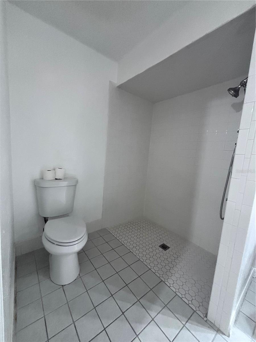 4907 Ne 6th St Property Photo 10