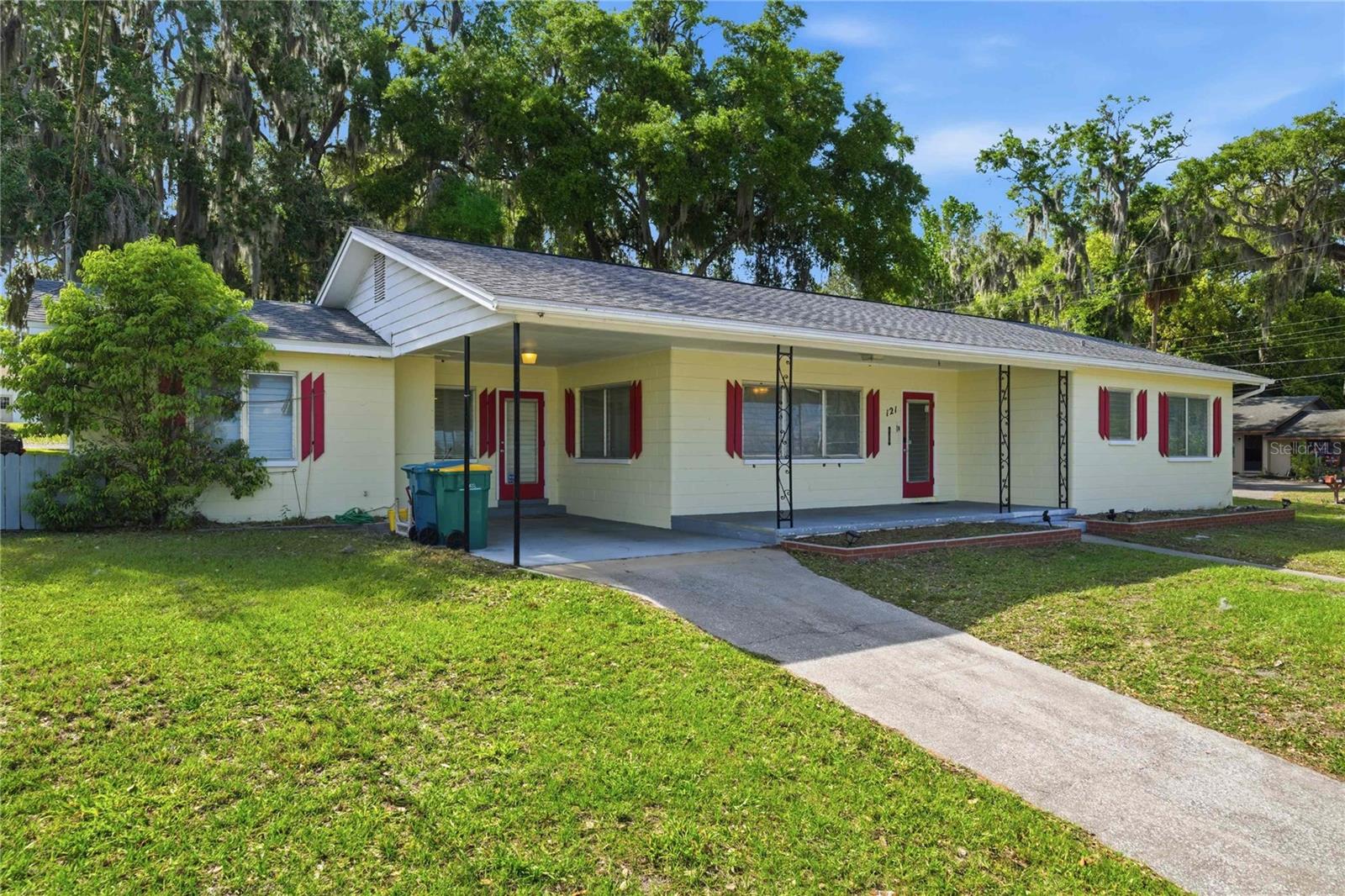 121 N Seminole Ave Property Photo 1