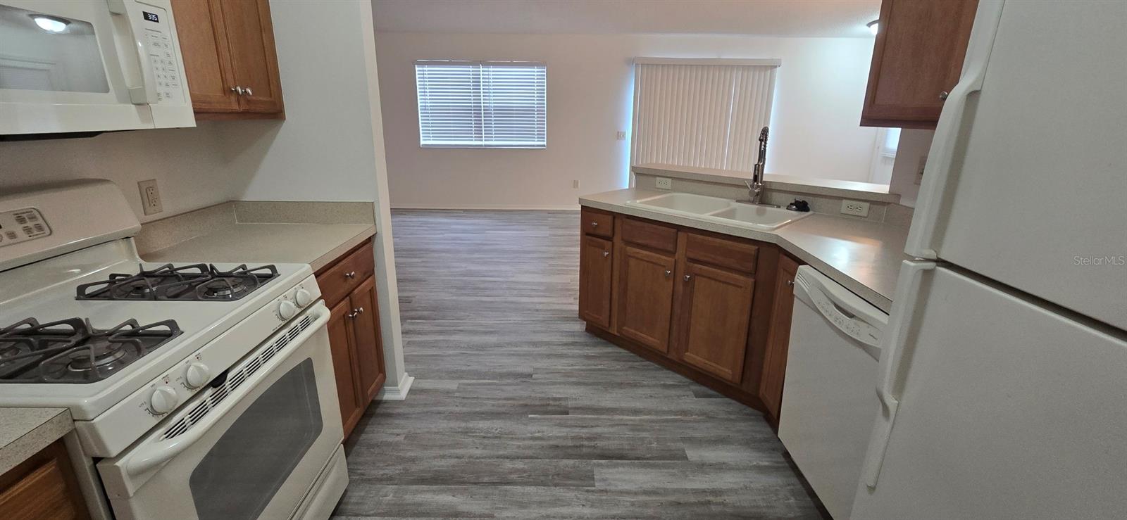 1009 Ridgeville Rd Property Photo 4