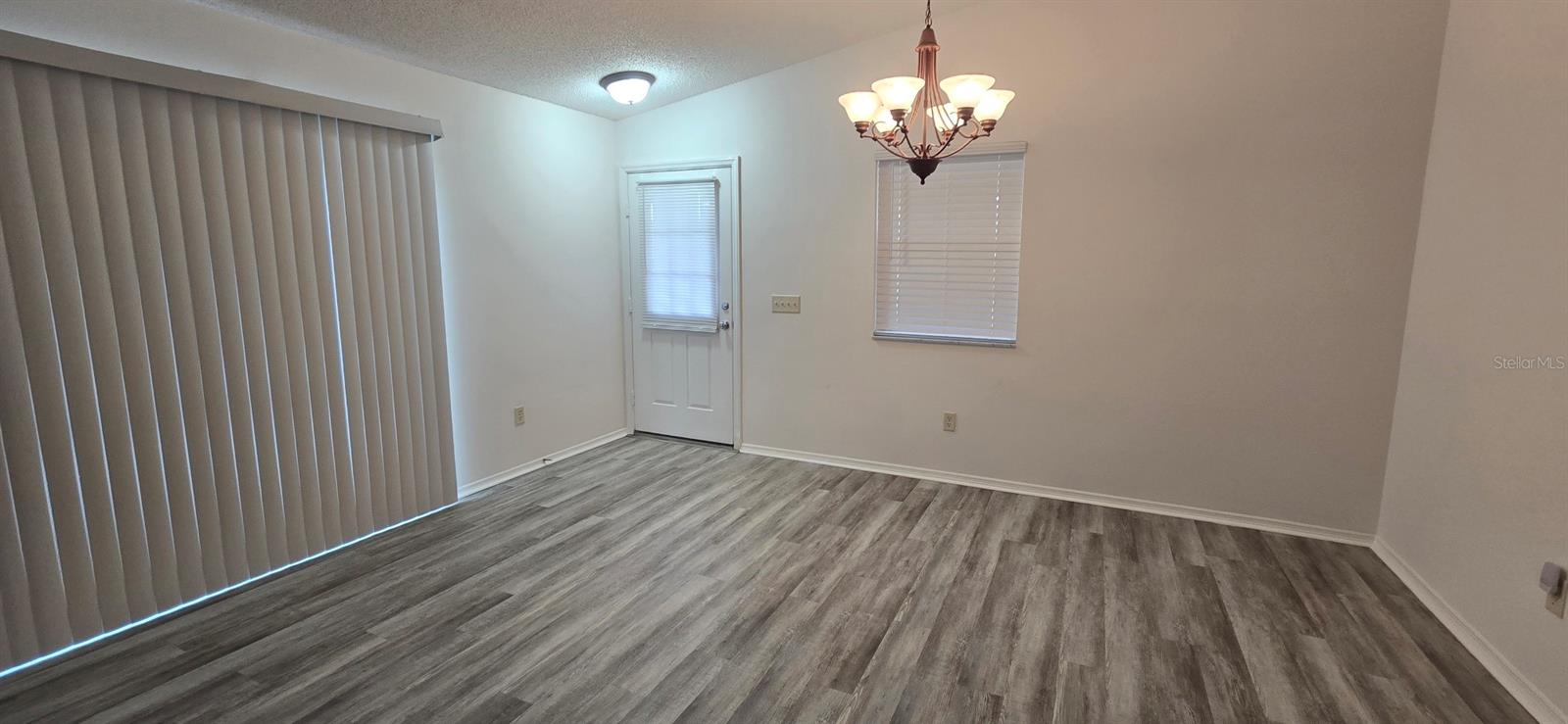 1009 Ridgeville Rd Property Photo 7