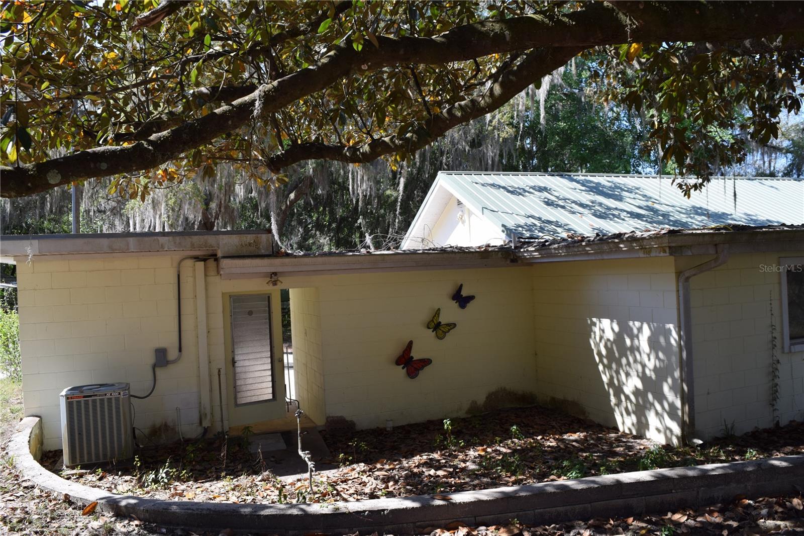 121 Aweema Way Property Photo 3