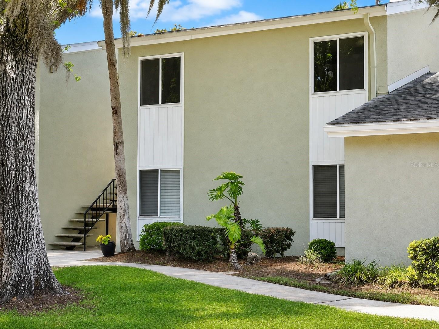 637 Silver Pass #b Property Photo 1