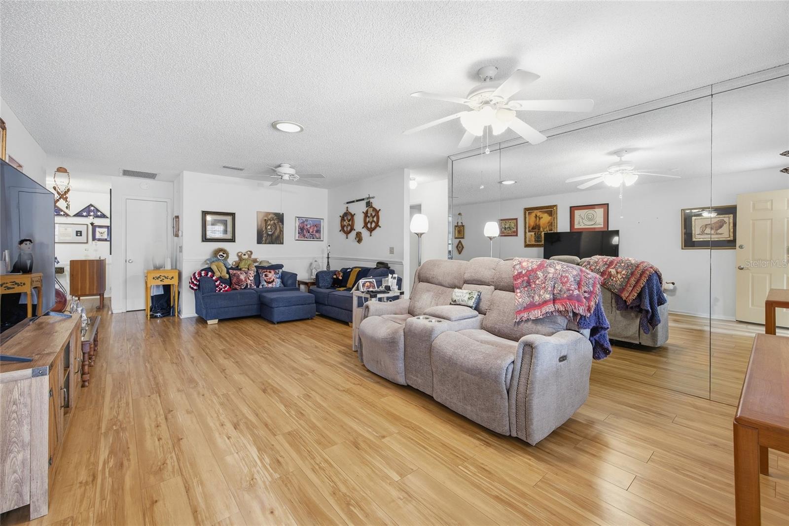 9335 Sw 85th Ter #e Property Photo 3