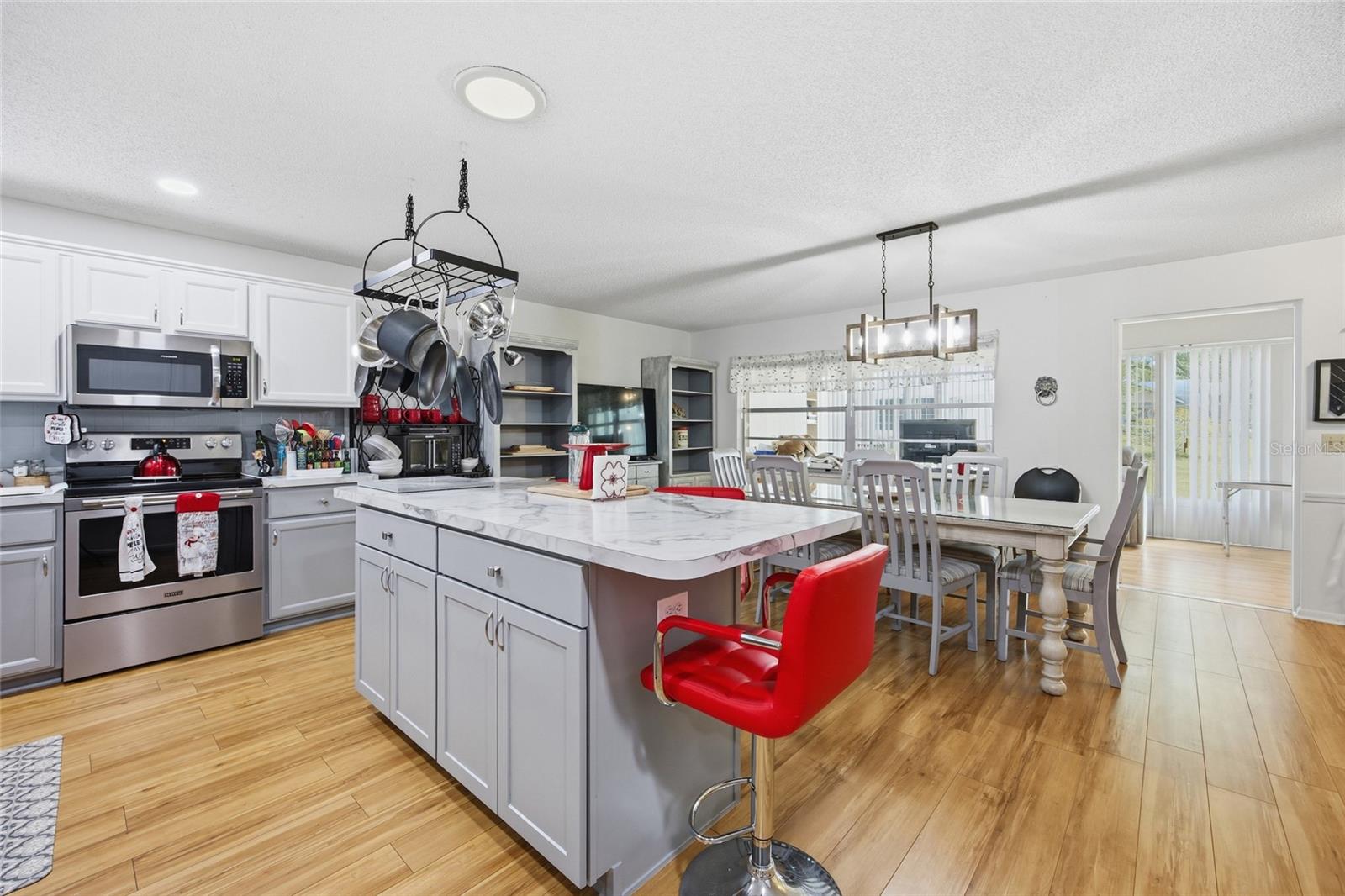 9335 Sw 85th Ter #e Property Photo 11