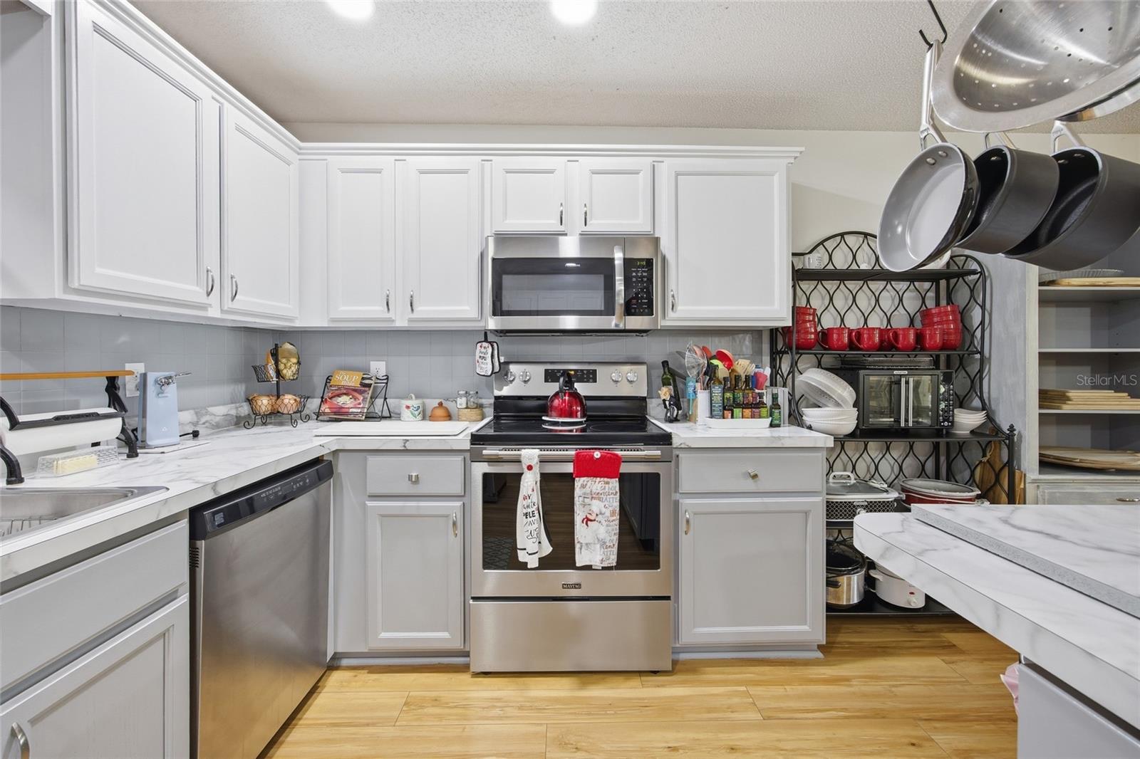 9335 Sw 85th Ter #e Property Photo 16