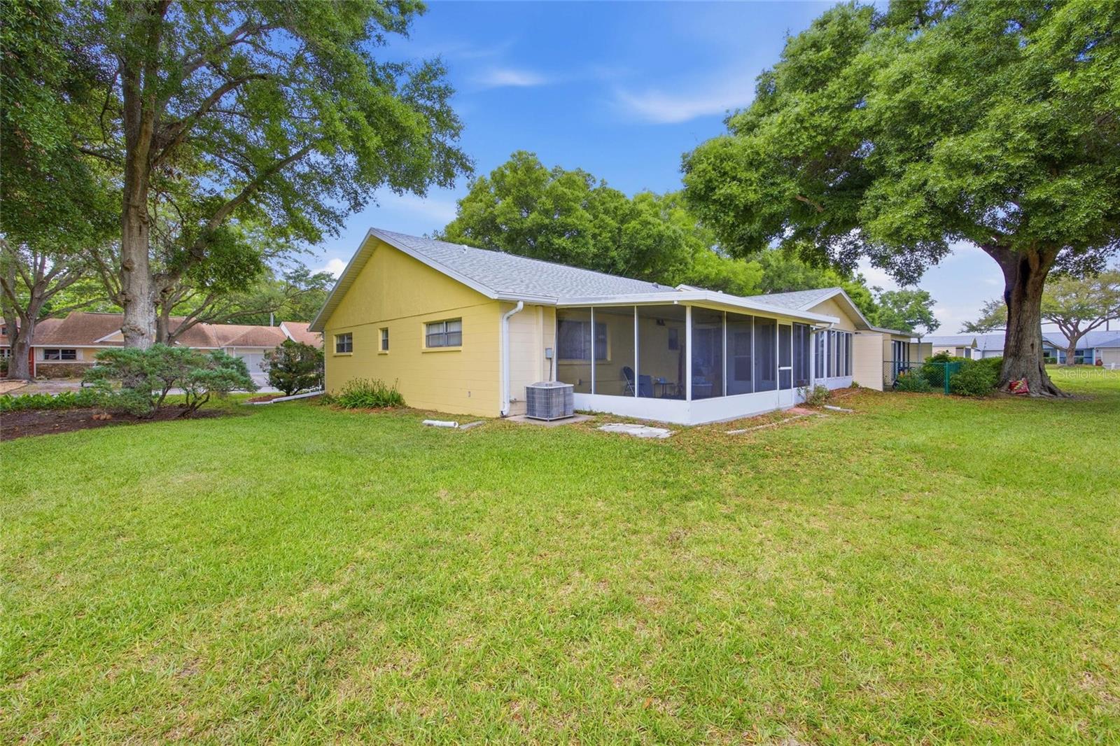 9335 Sw 85th Ter #e Property Photo 36