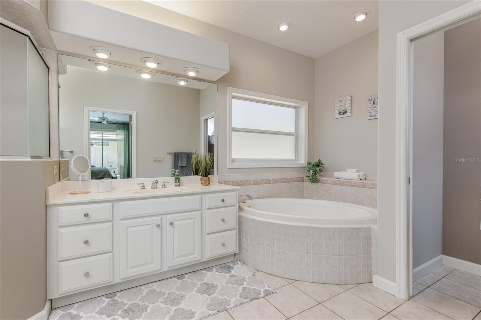 3099 N Barton Creek Cir Property Photo 18