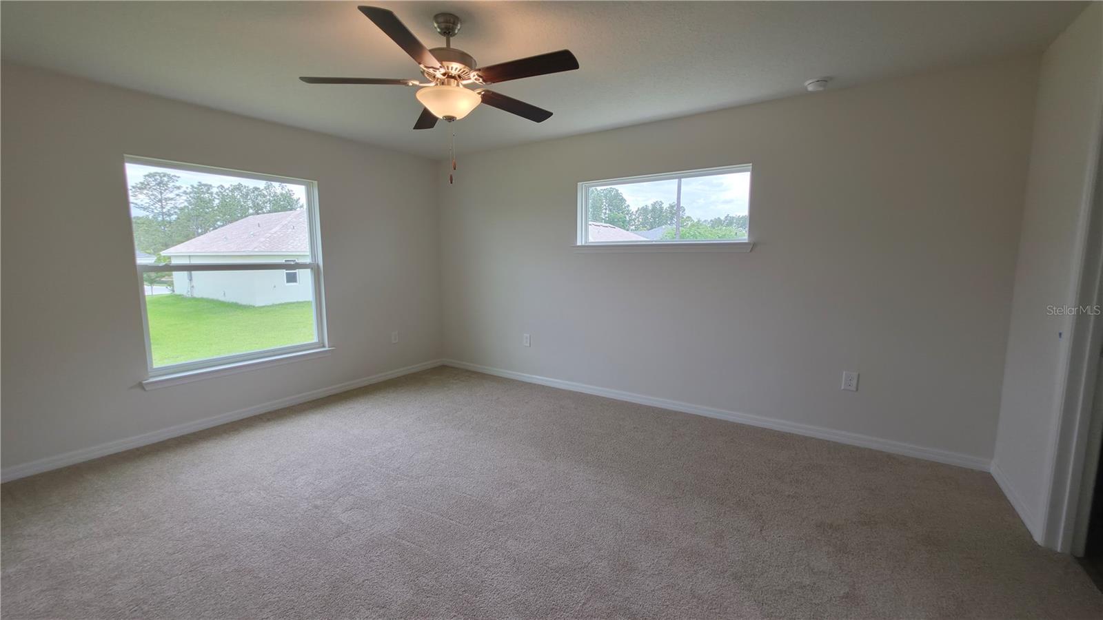 668 W Walkertown Dr Property Photo 7