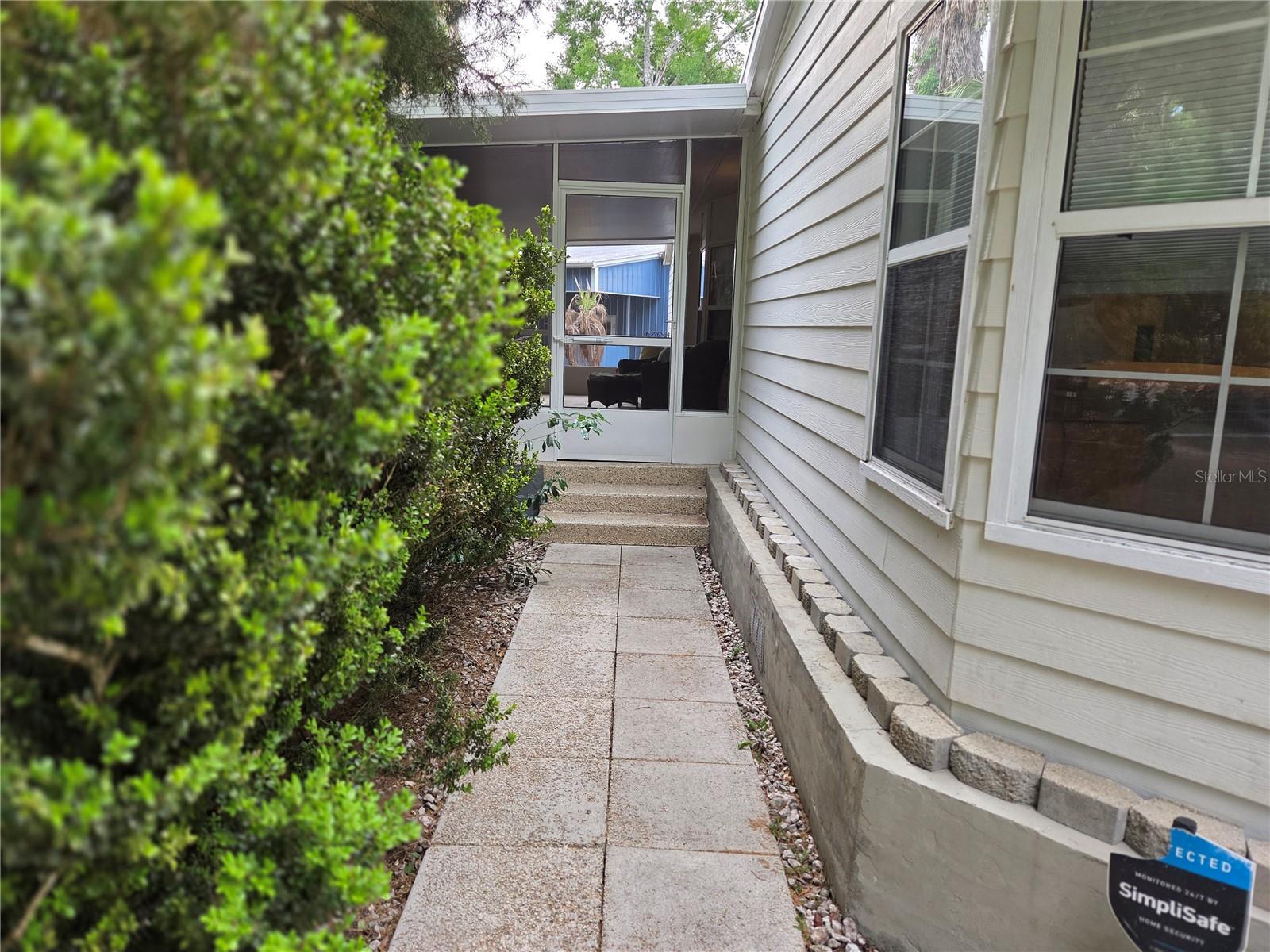 421 MARGARET ST Property Photo 1