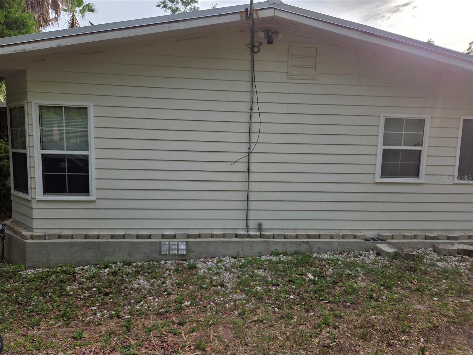 421 Margaret St Property Photo 10