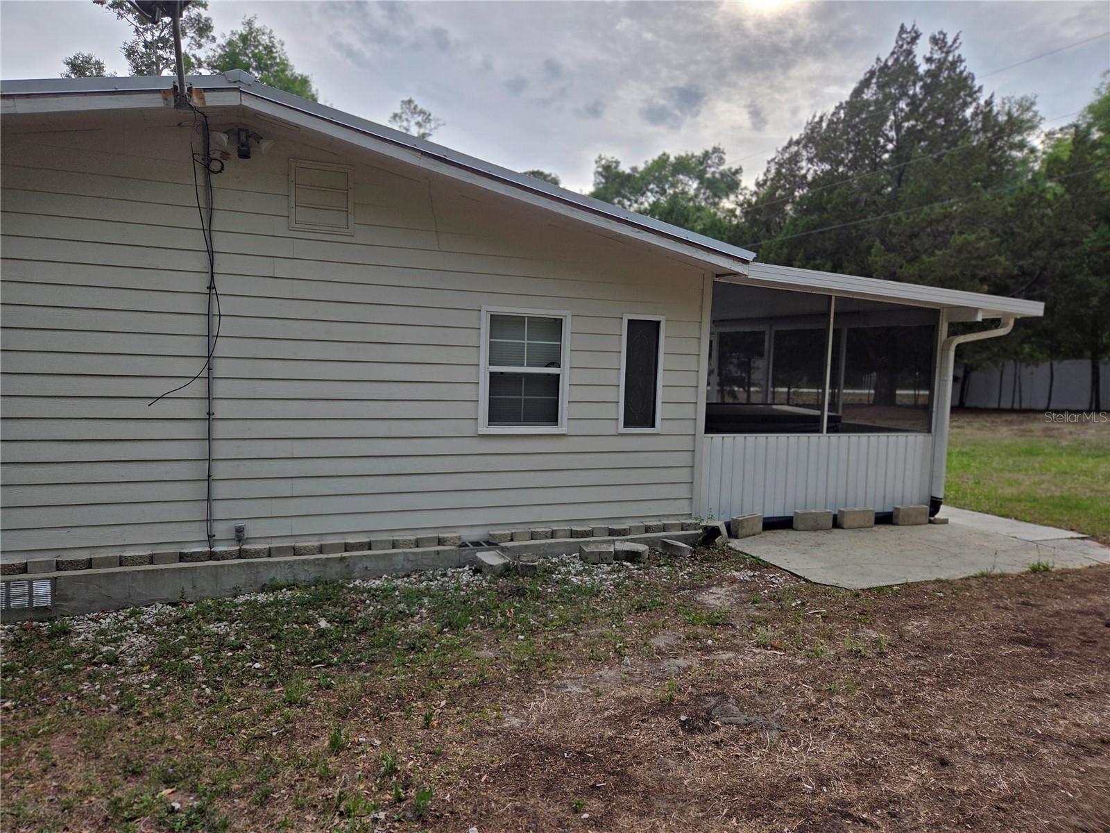 421 Margaret St Property Photo 11