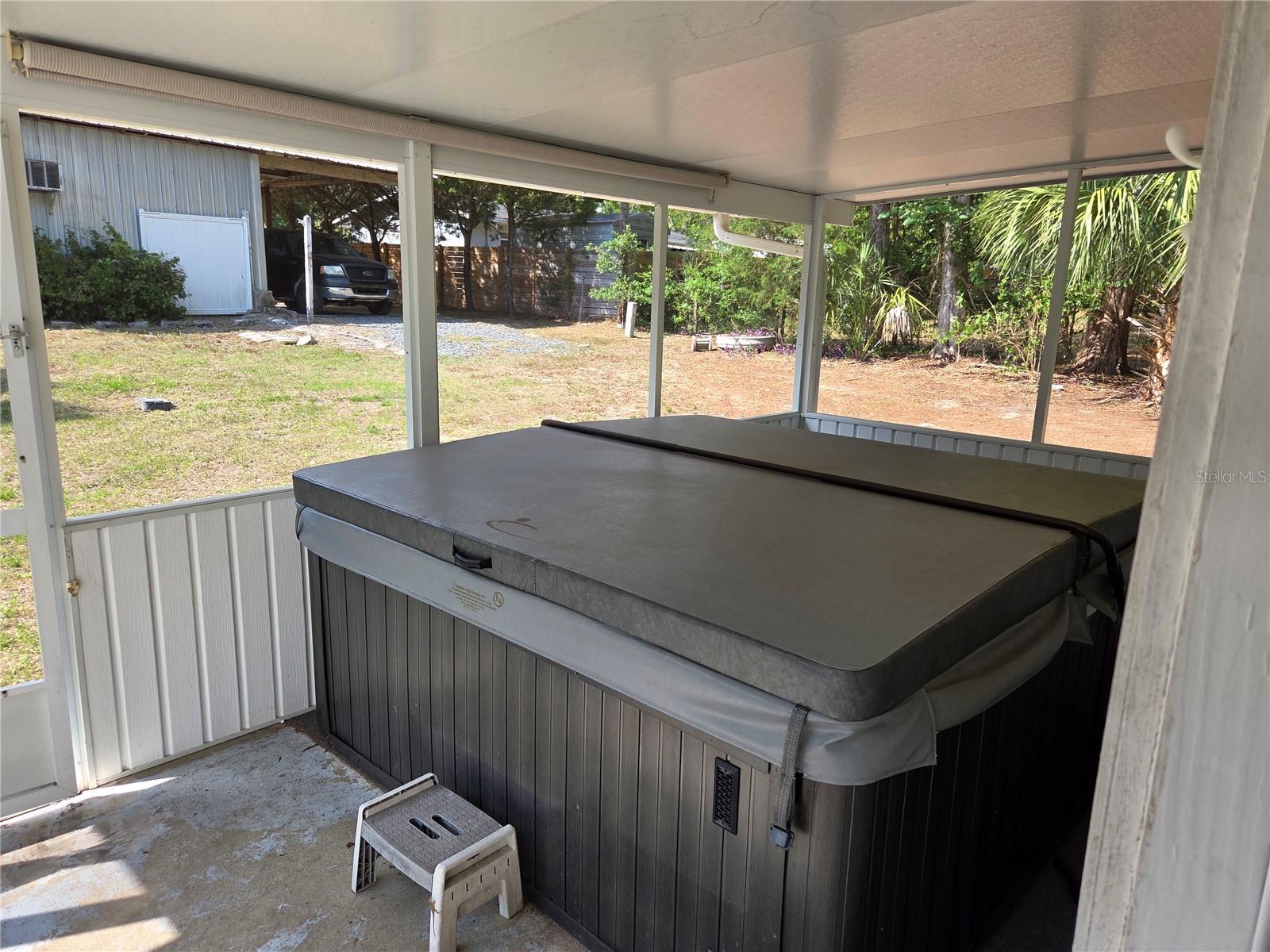 421 Margaret St Property Photo 13