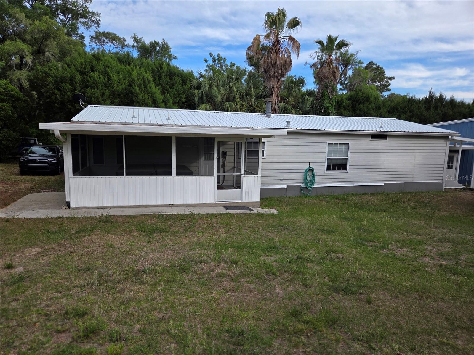 421 Margaret St Property Photo 15