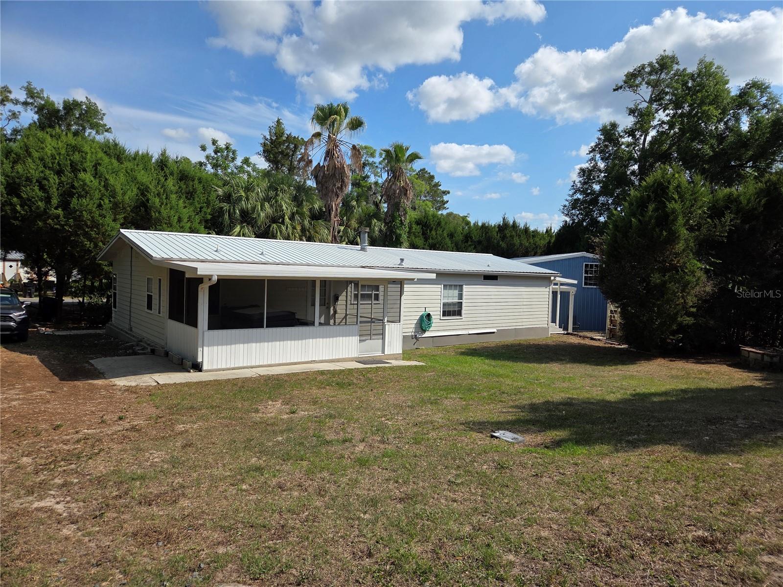 421 Margaret St Property Photo 16