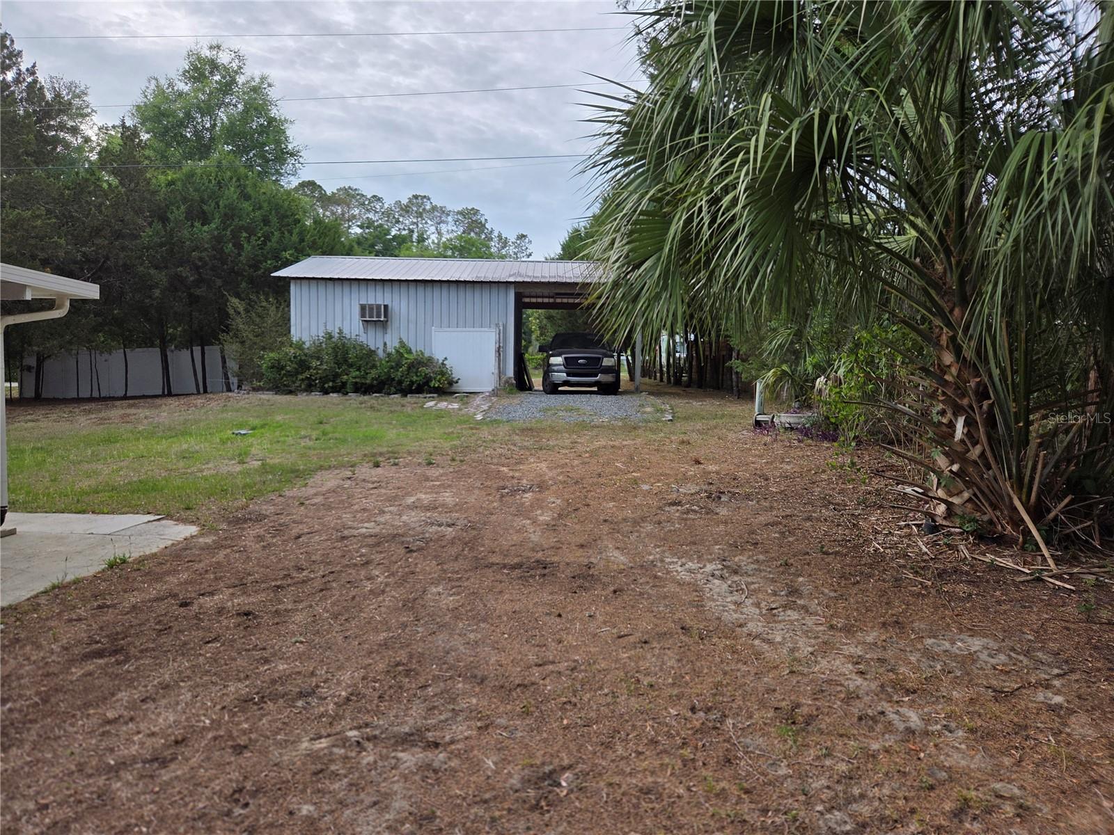 421 Margaret St Property Photo 17