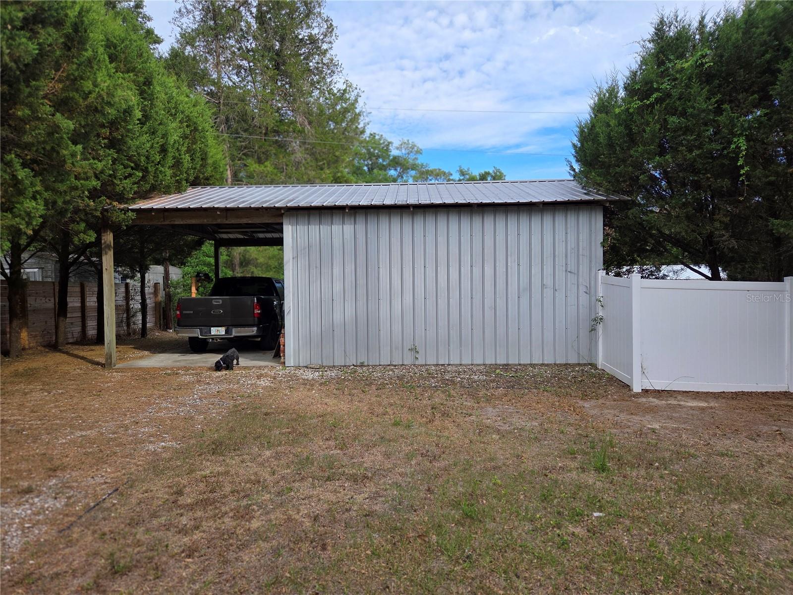 421 Margaret St Property Photo 28
