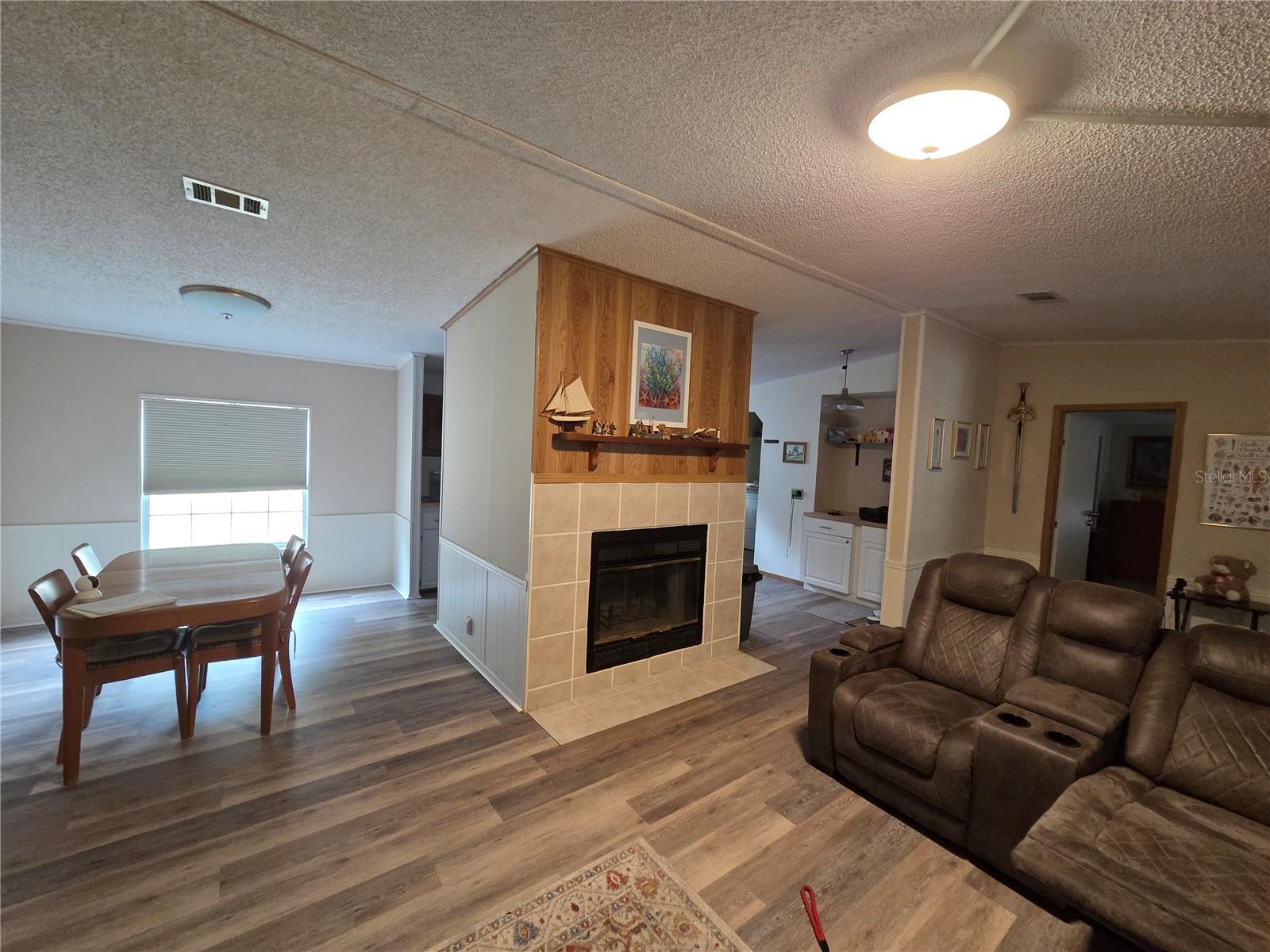 421 Margaret St Property Photo 37