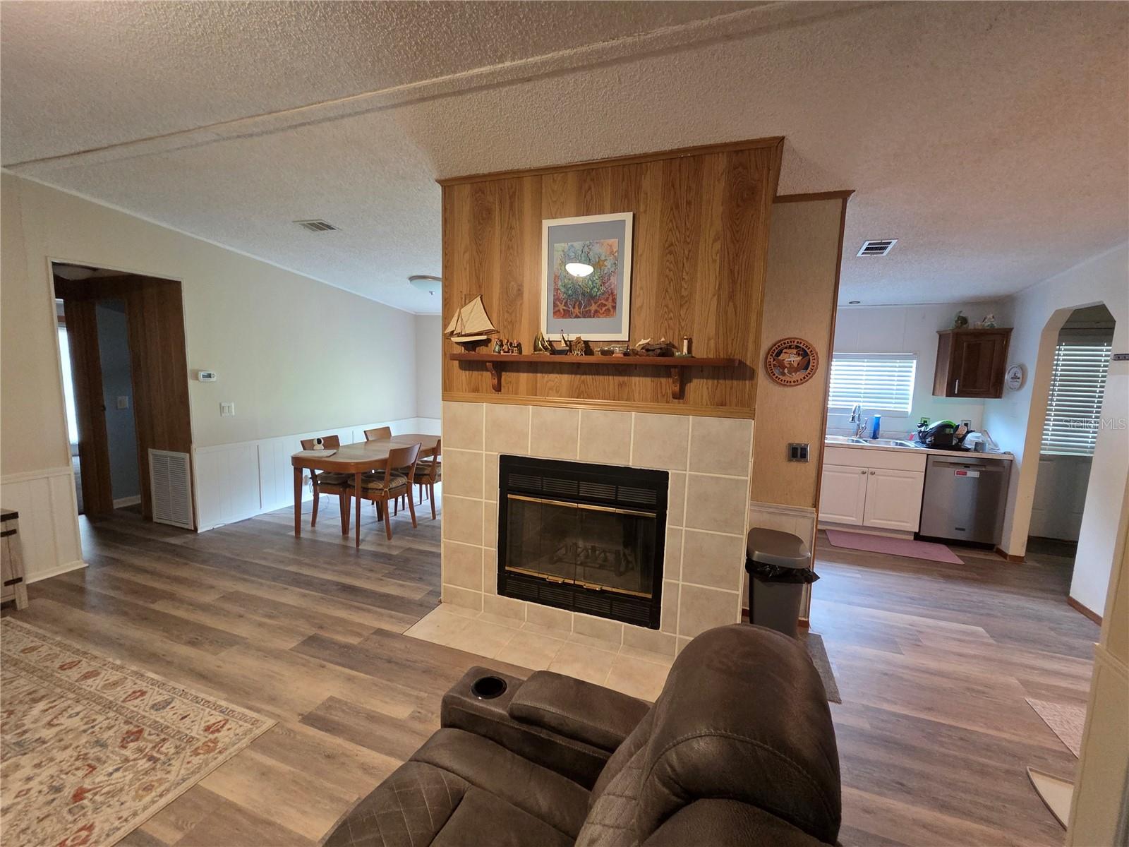 421 Margaret St Property Photo 38