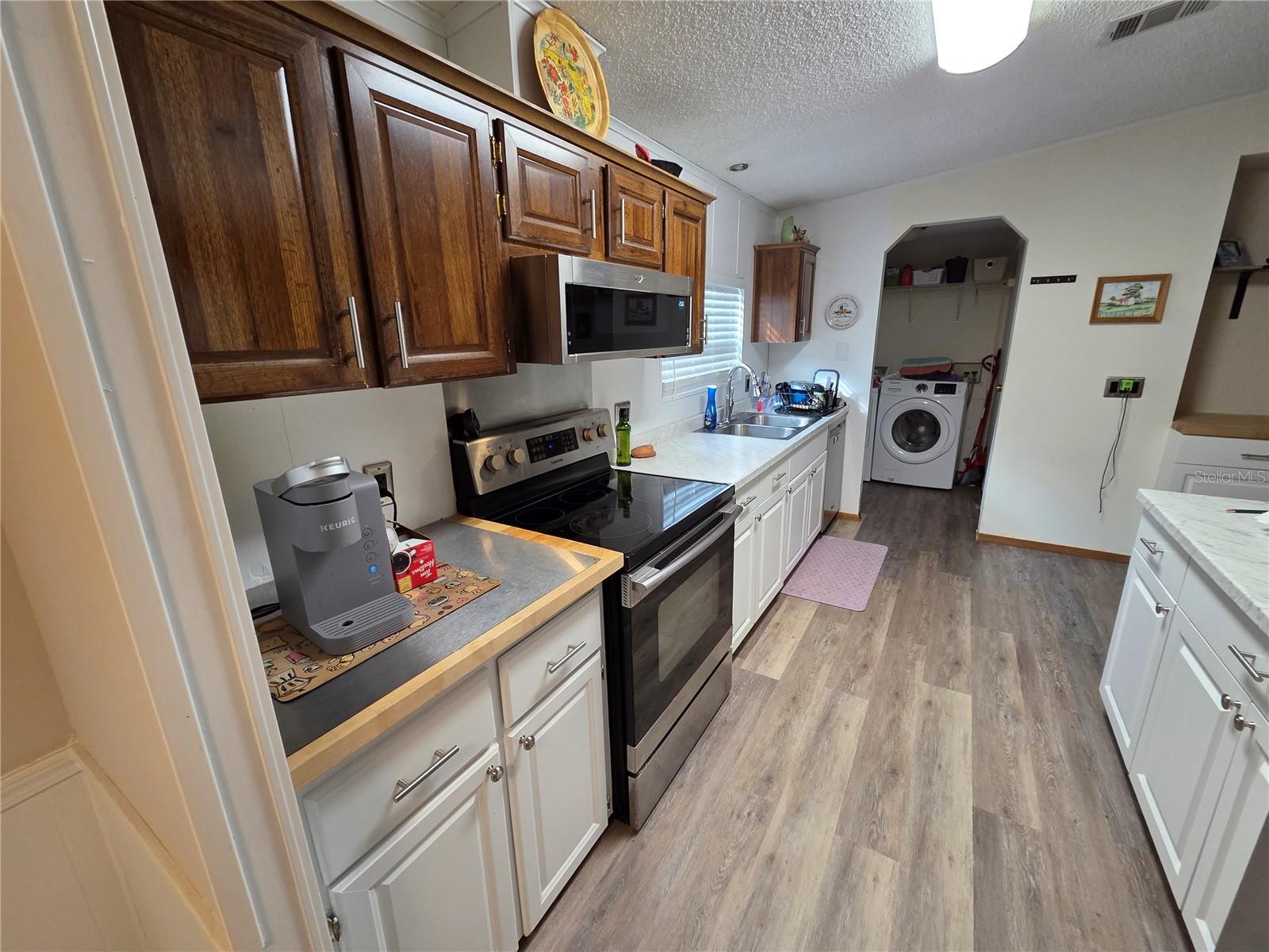 421 Margaret St Property Photo 42