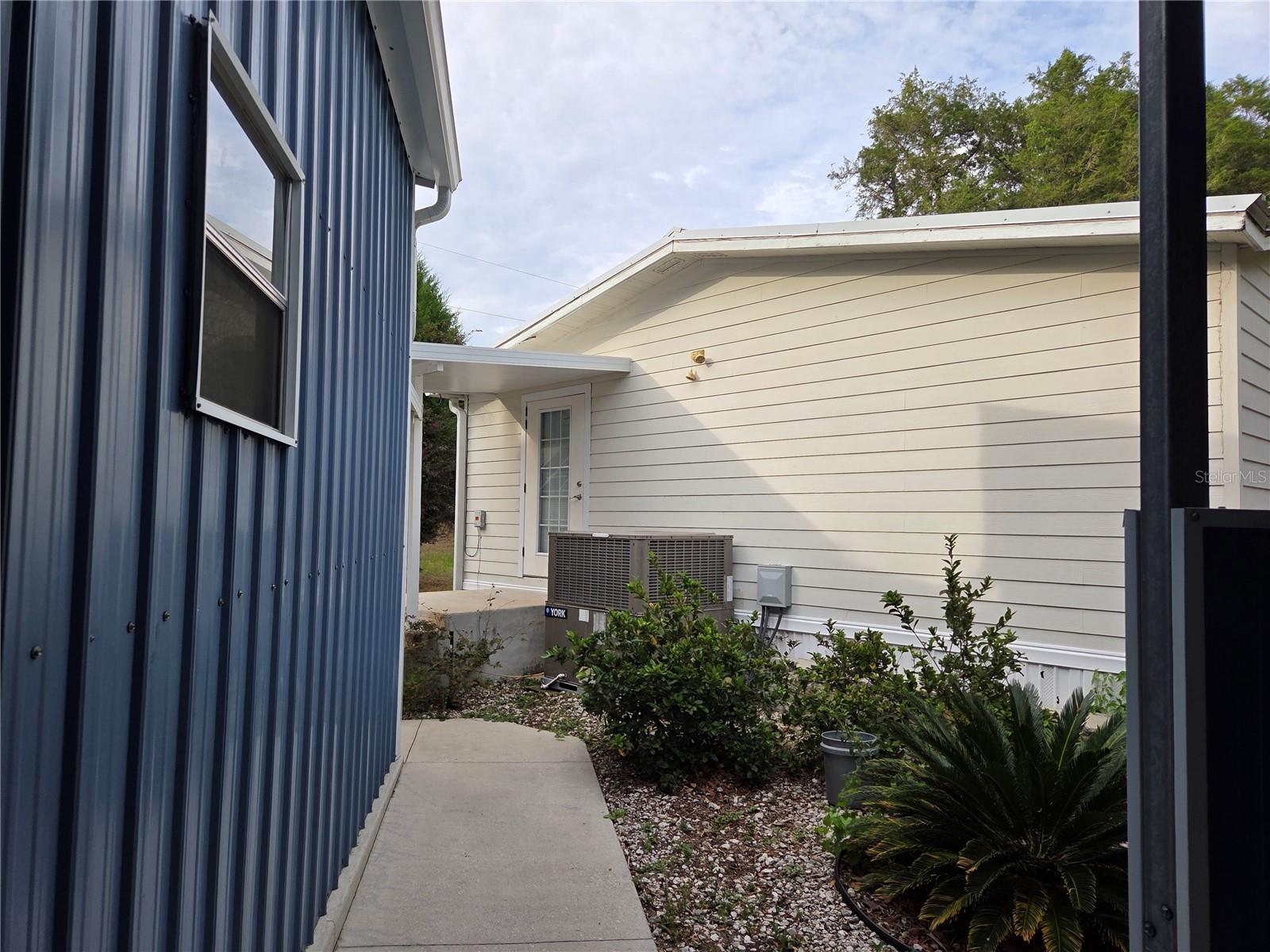 421 Margaret St Property Photo 68